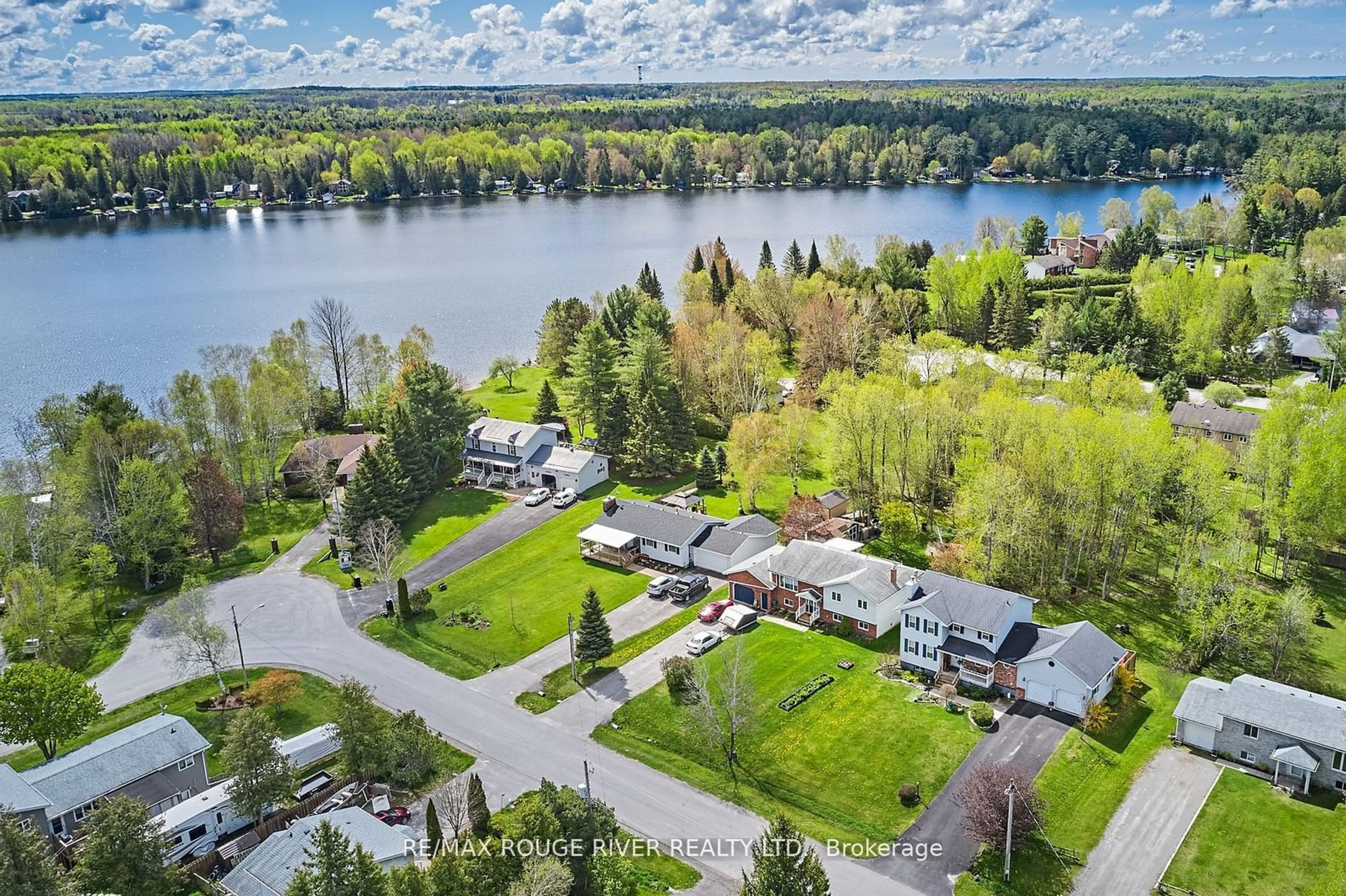 A pic from exterior of the house or condo, cottage for 6 Greenwood Cres, Kawartha Lakes Ontario K0M 2T0