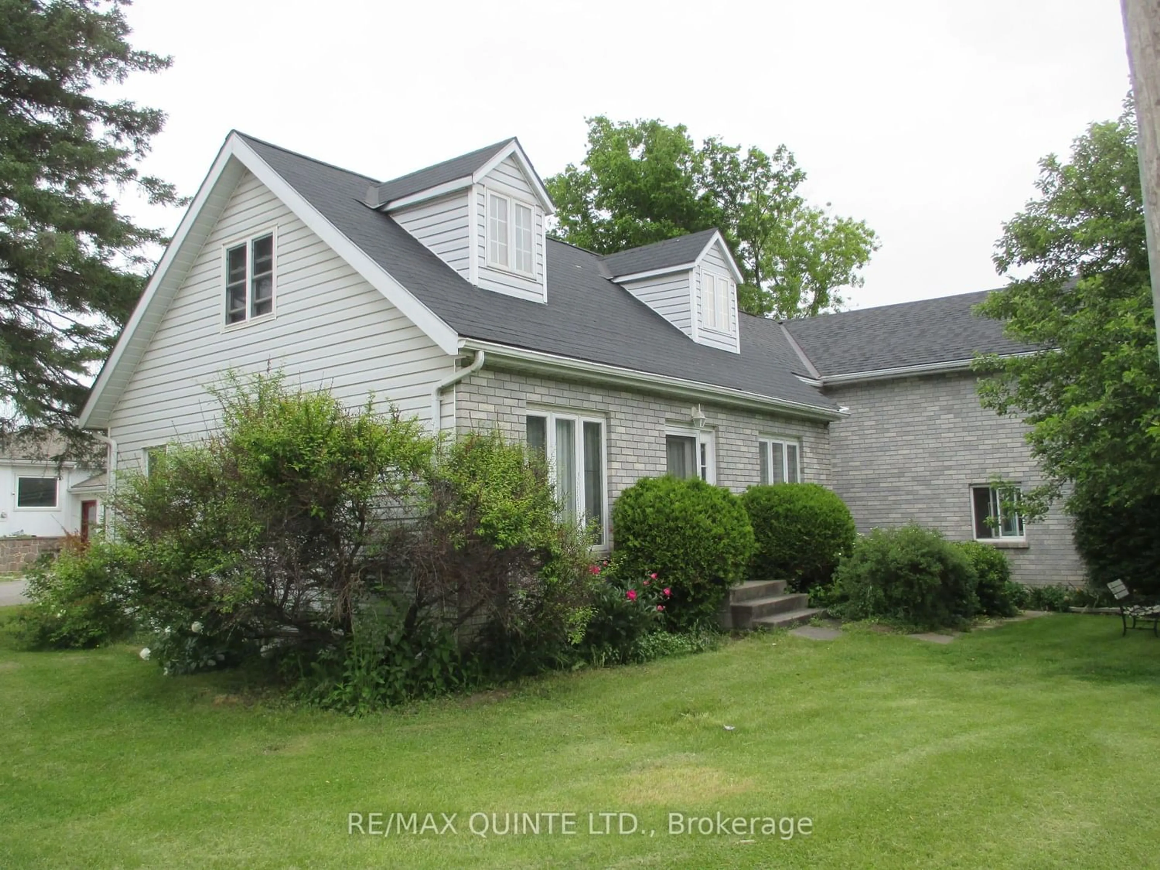 Frontside or backside of a home for 92 Stoco Rd, Tweed Ontario K0K 3J0