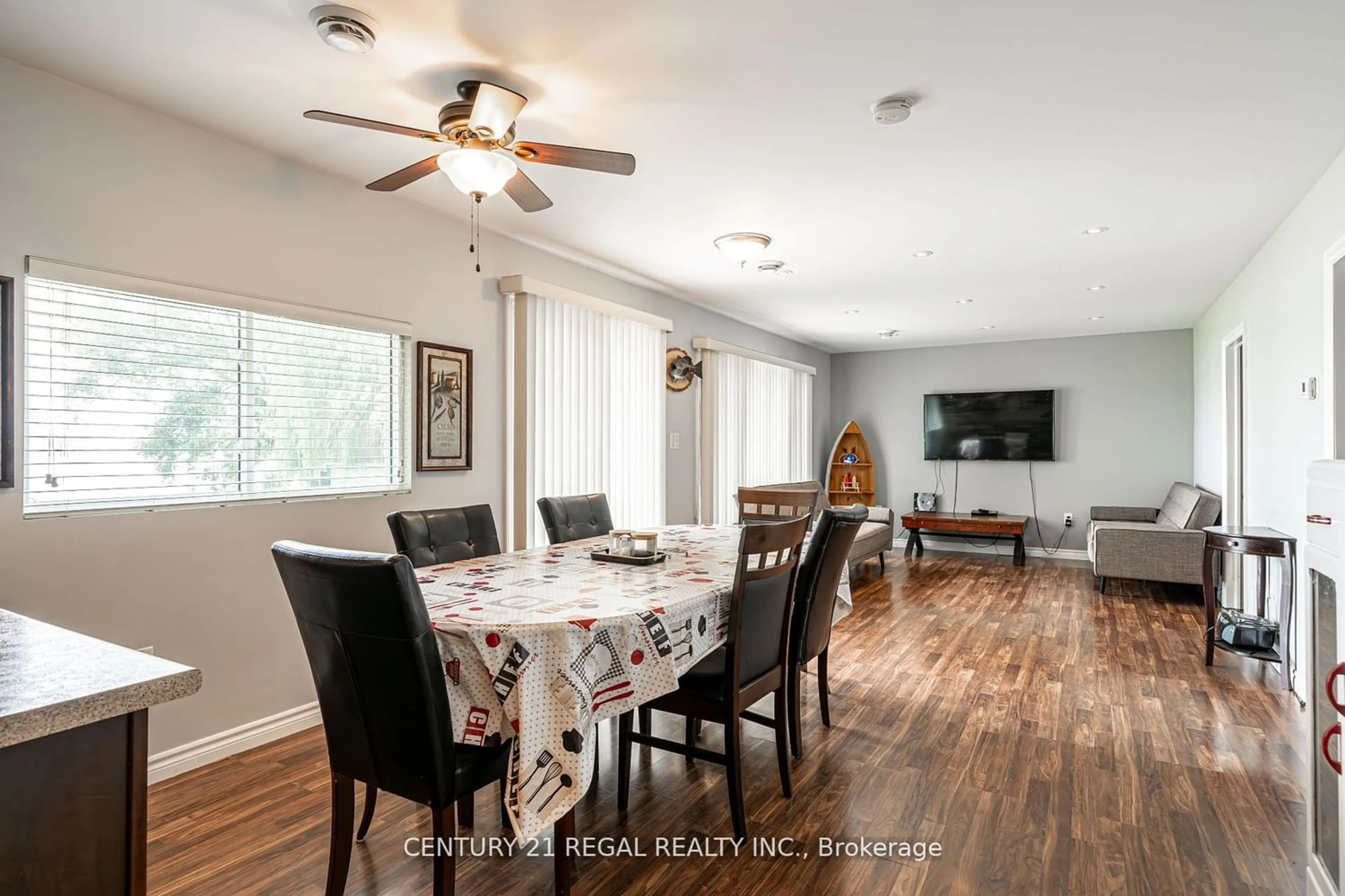 Dining room for 70 Beach Rd, Kawartha Lakes Ontario K0M 2C0