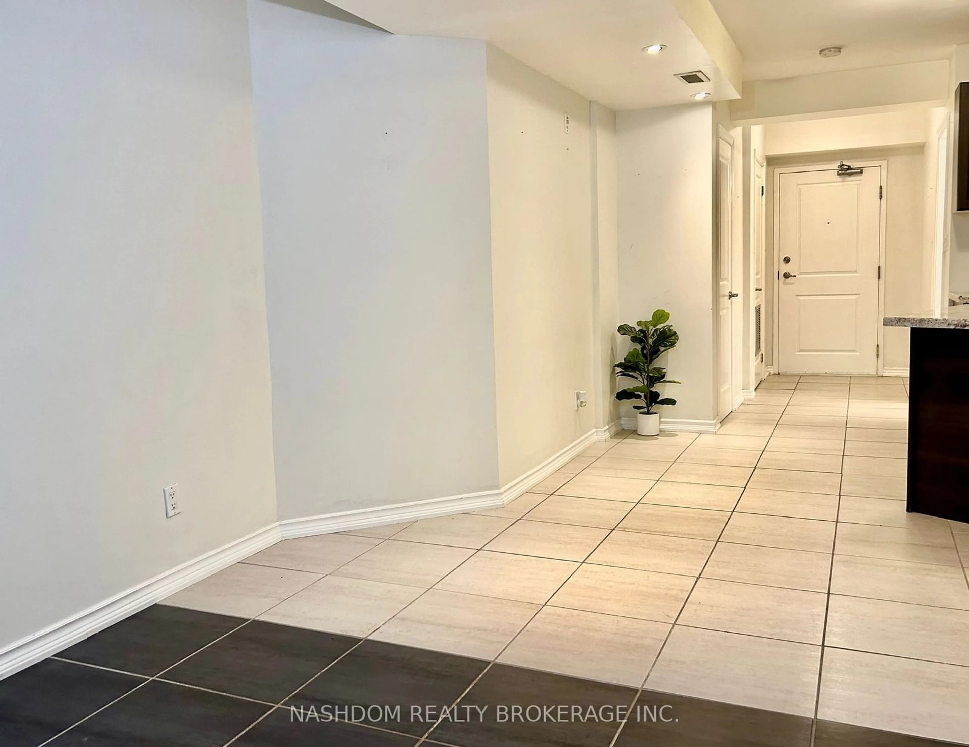 Indoor entryway for 130 Wellington St #2, Hamilton Ontario L8R 1N3