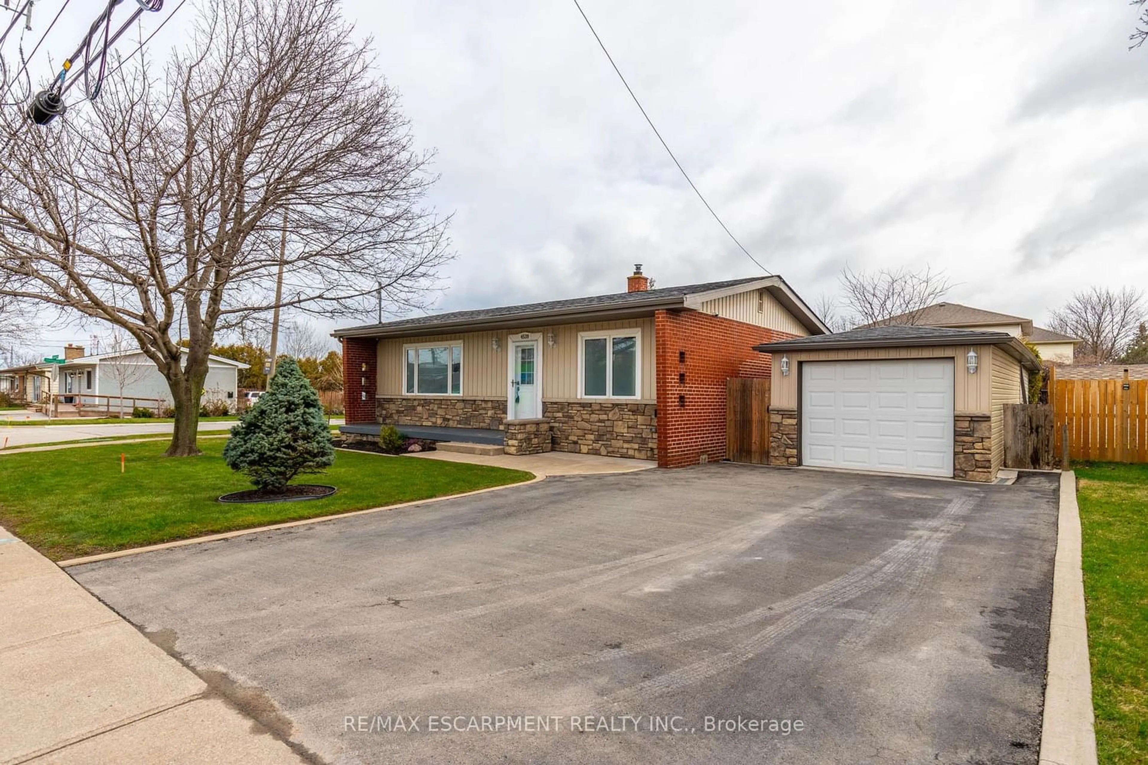 Frontside or backside of a home for 4539 Ontario St, Lincoln Ontario L3J 0B7