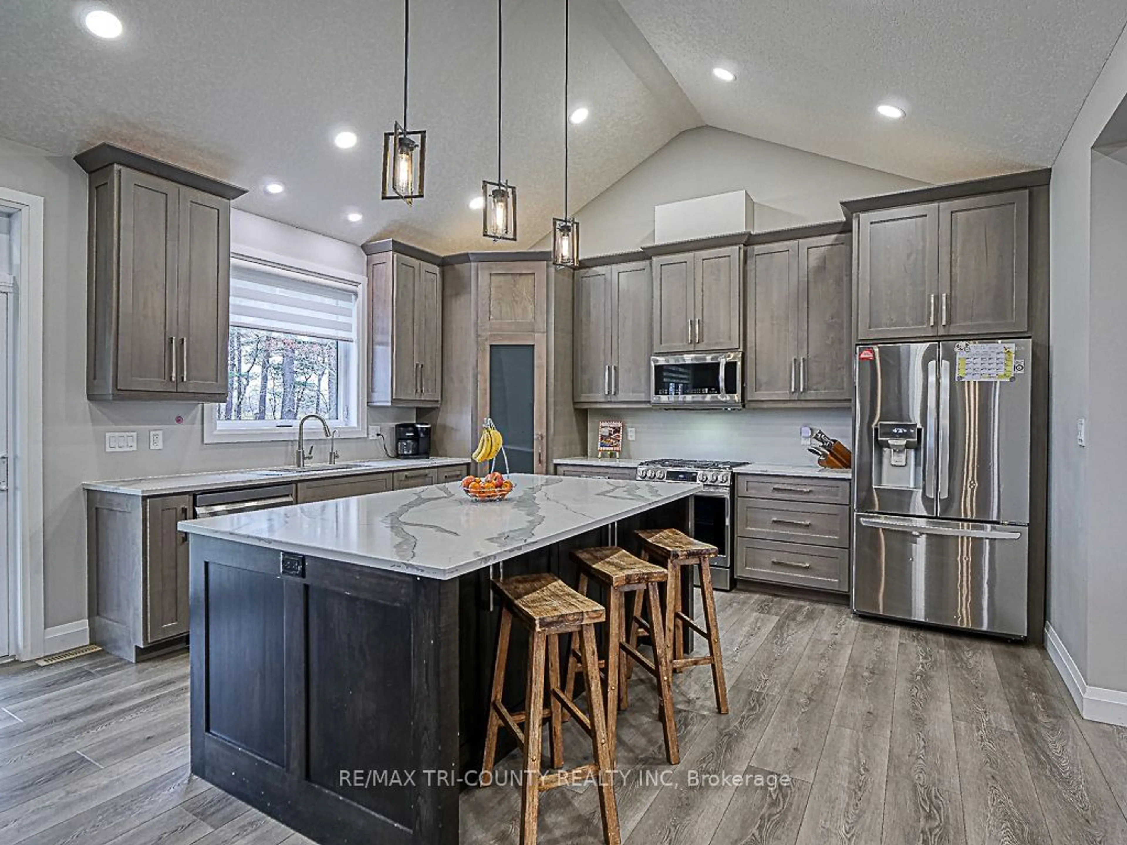 Open concept kitchen, ceramic/tile floor for 9 BELL MILL SIDE Rd, Norfolk Ontario N0J 1E0