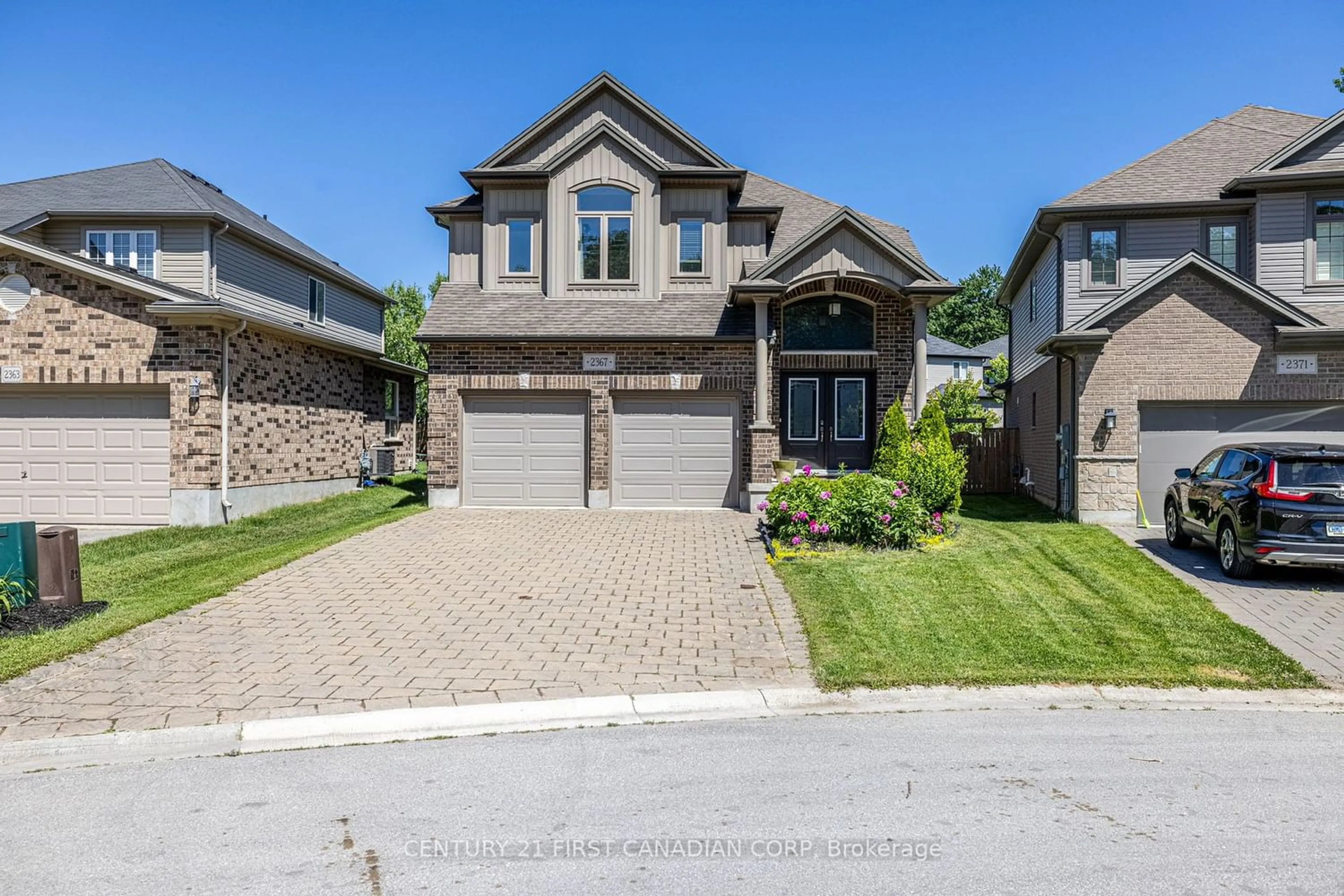 Frontside or backside of a home for 2367 Yellowbirch Crt, London Ontario N6G 0L2