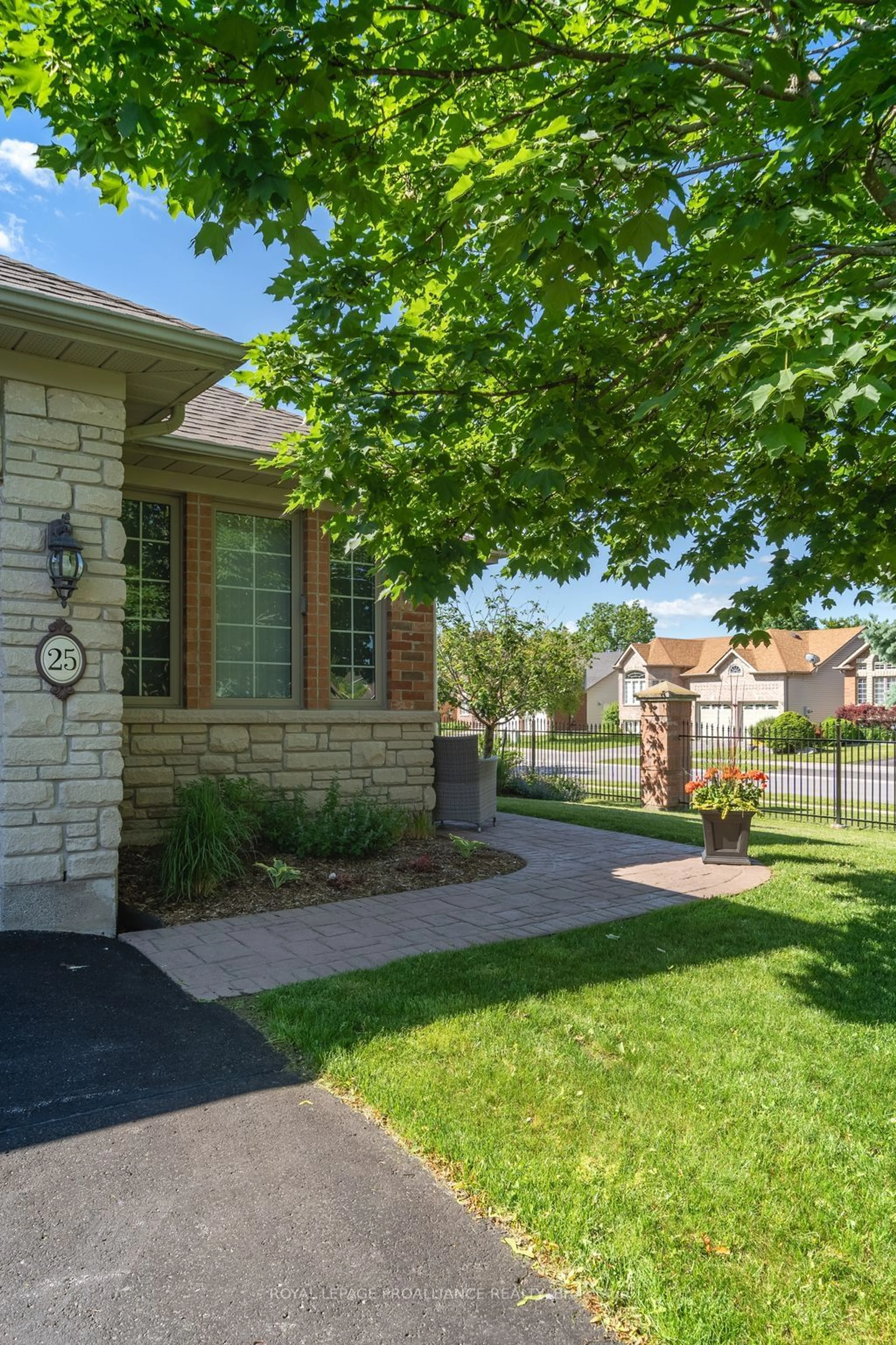 Frontside or backside of a home for 35 Heartwood Dr #25, Belleville Ontario K8P 2H9