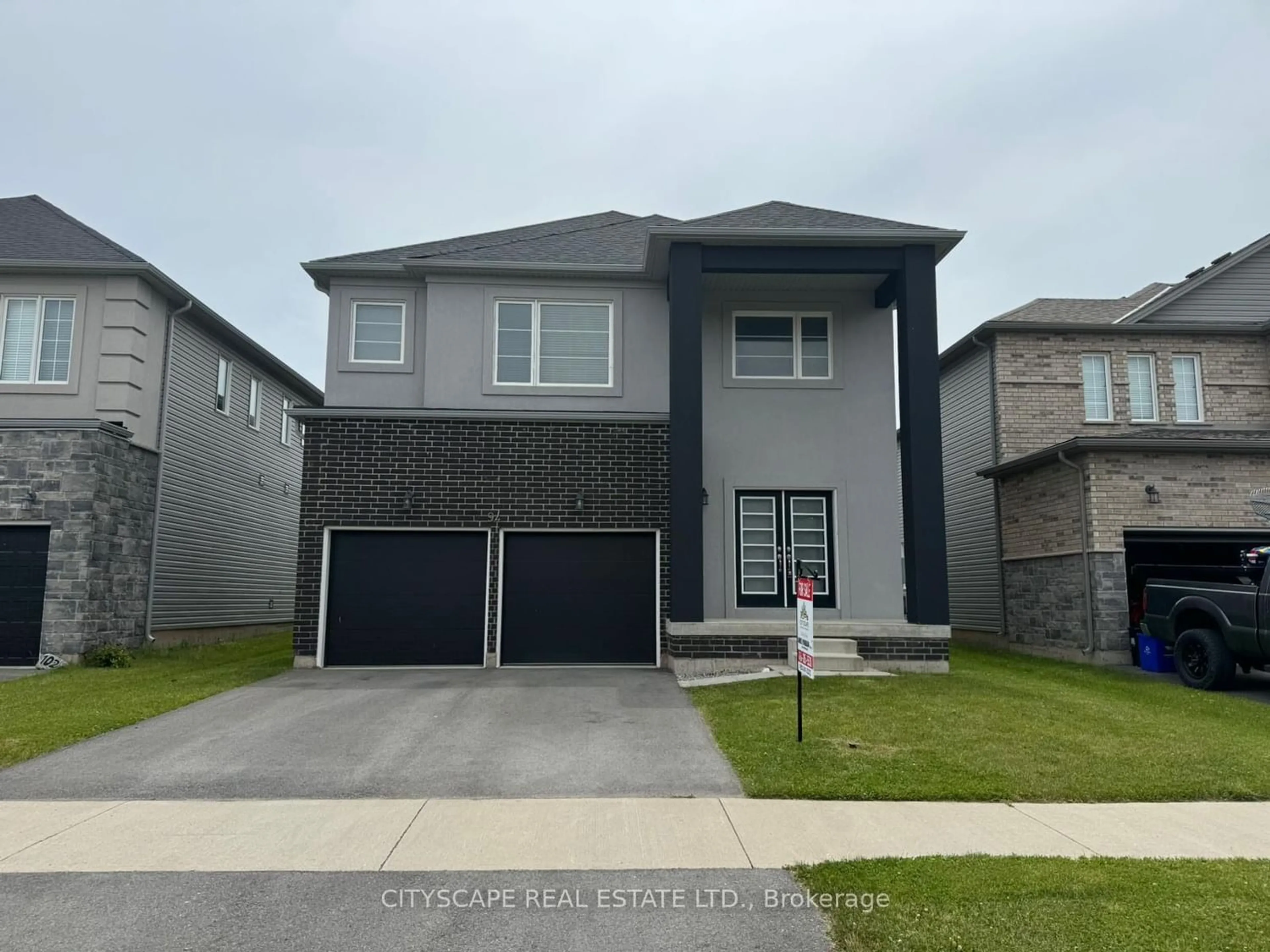 Frontside or backside of a home for 94 Mccabe Ave, Welland Ontario L3B 0H5