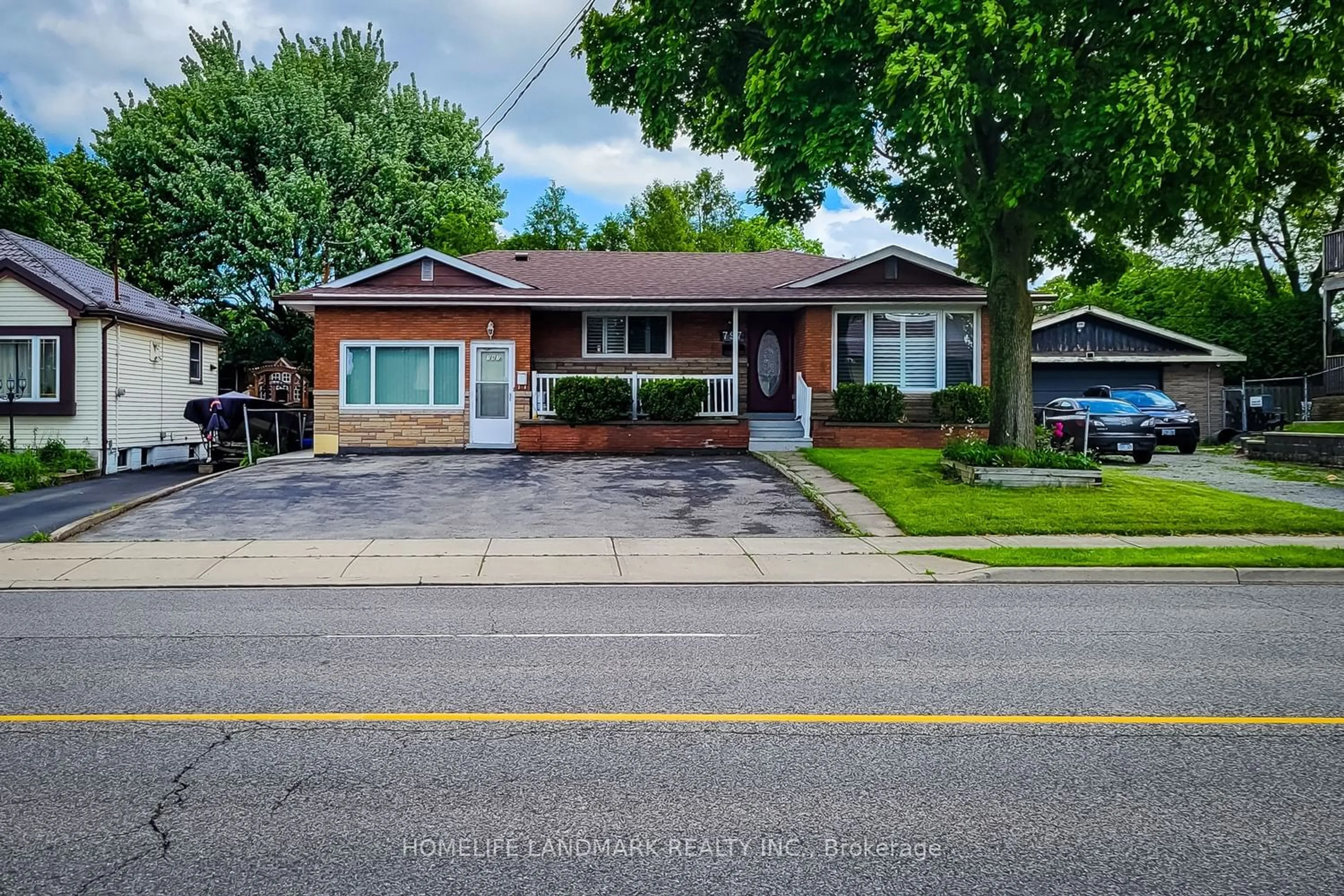 Frontside or backside of a home for 797 Upper Wellington St, Hamilton Ontario L9A 3R5