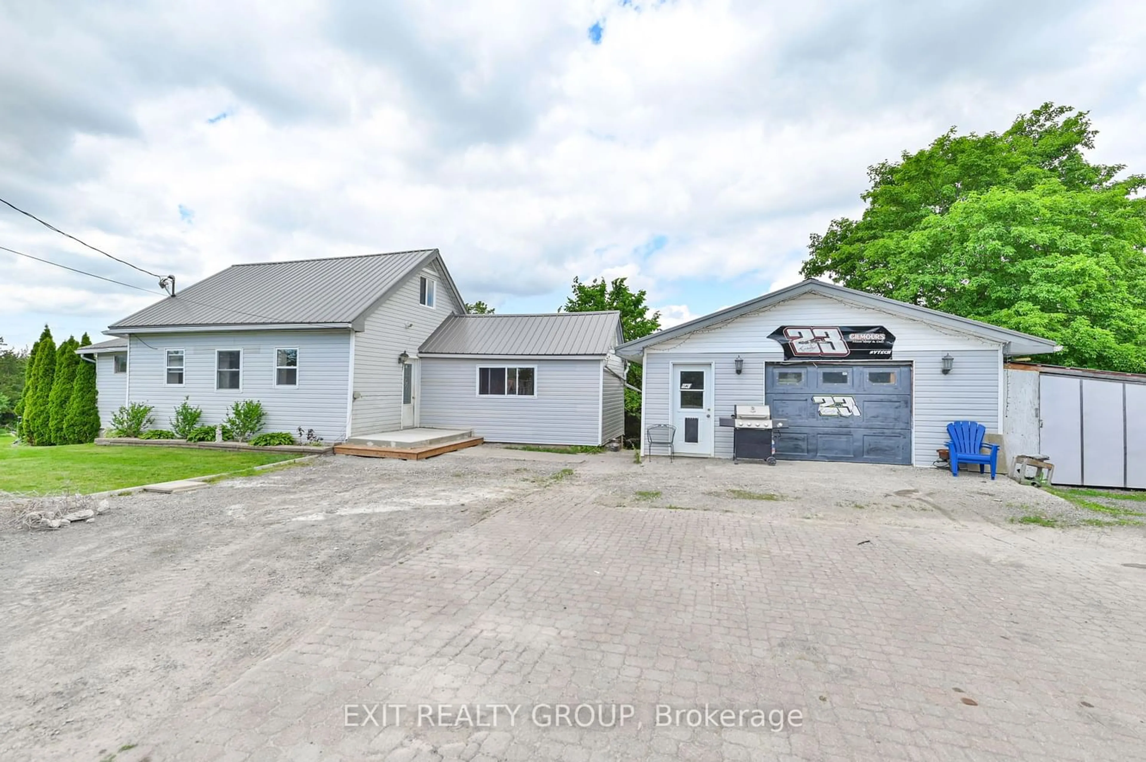 Outside view for 3123 County Road 2, Prince Edward County Ontario K0K 1A0