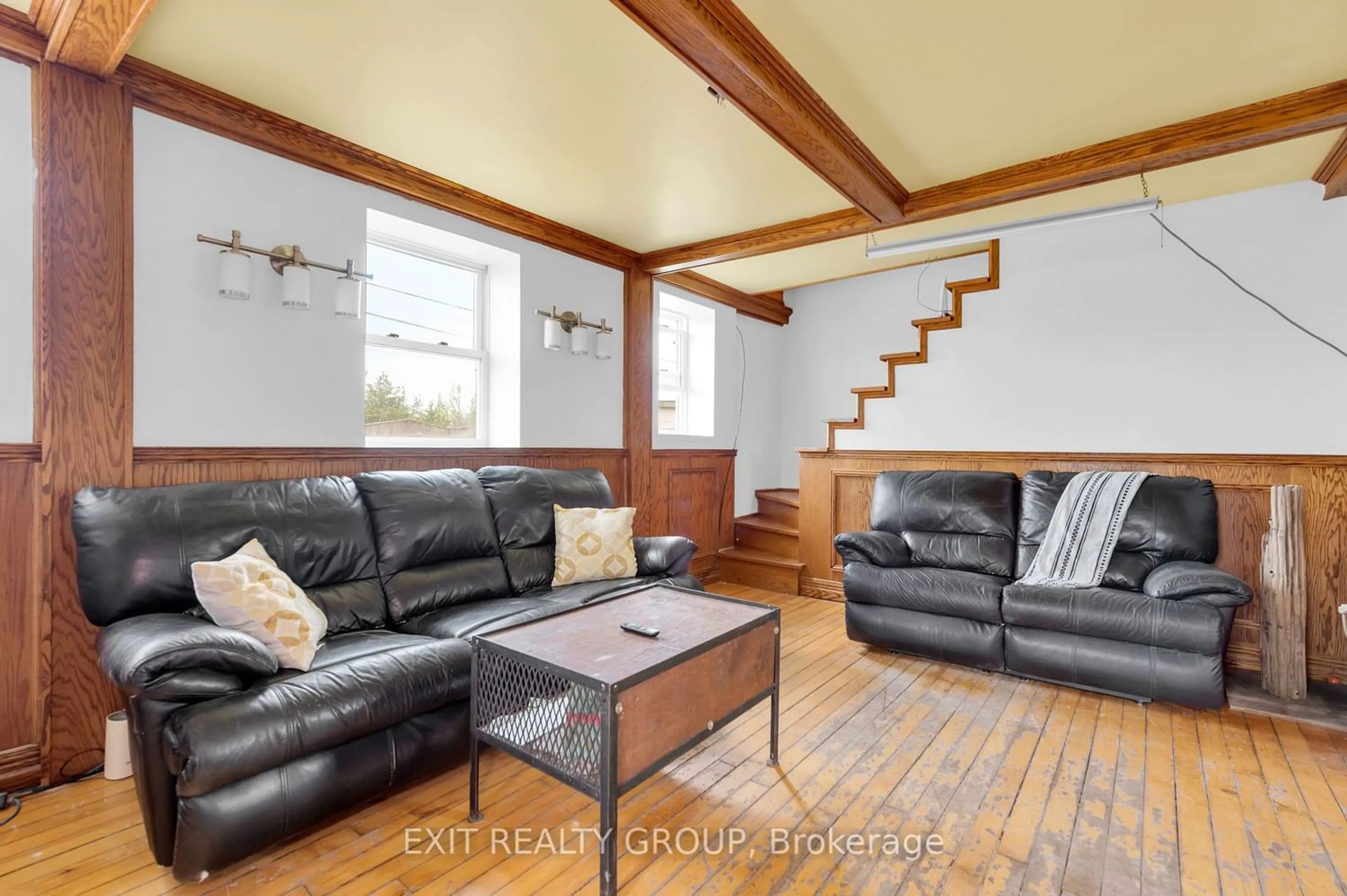 Living room for 3123 County Road 2, Prince Edward County Ontario K0K 1A0