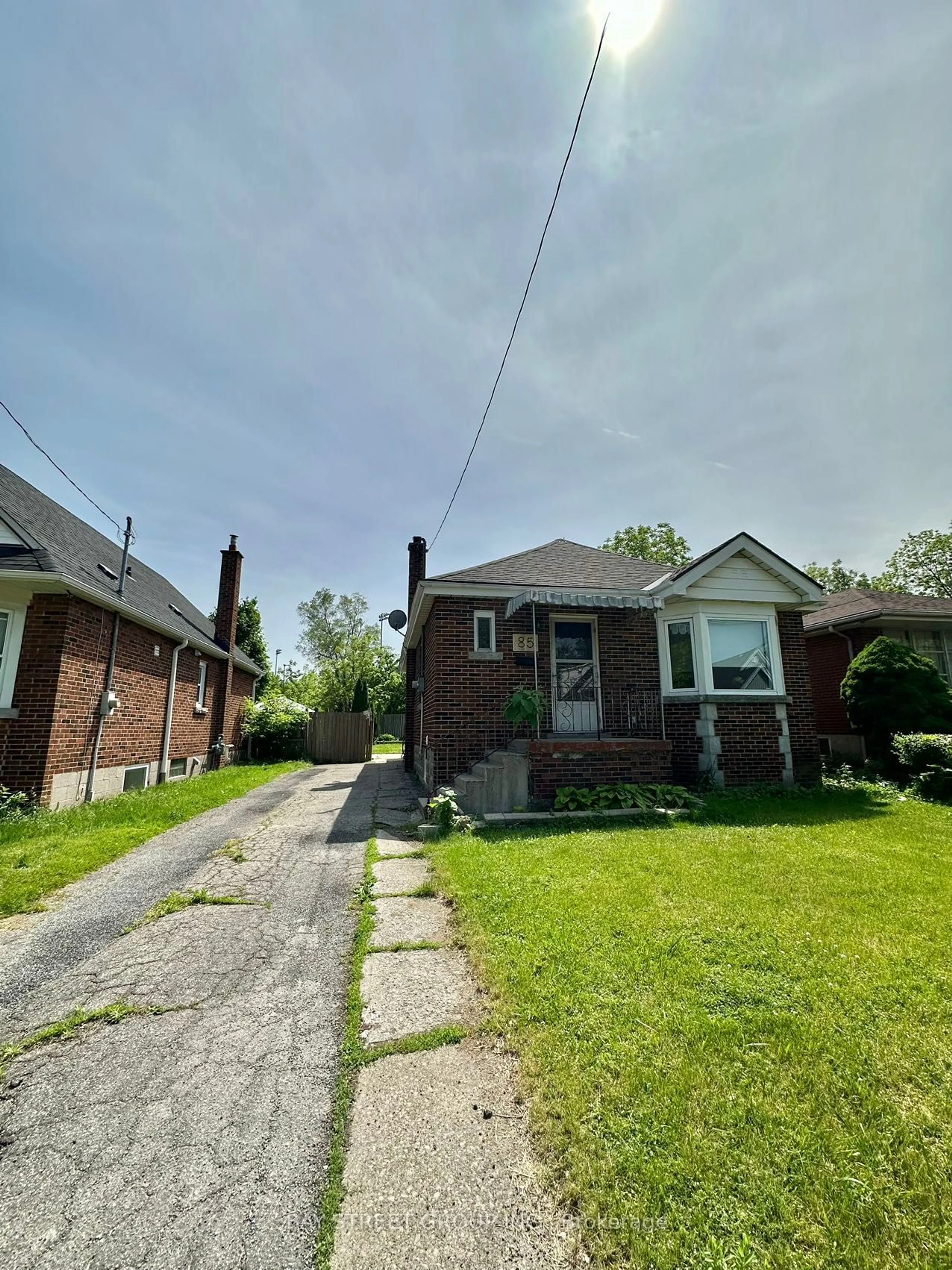 Frontside or backside of a home for 85 Glenmount Ave, Hamilton Ontario L8S 2L3