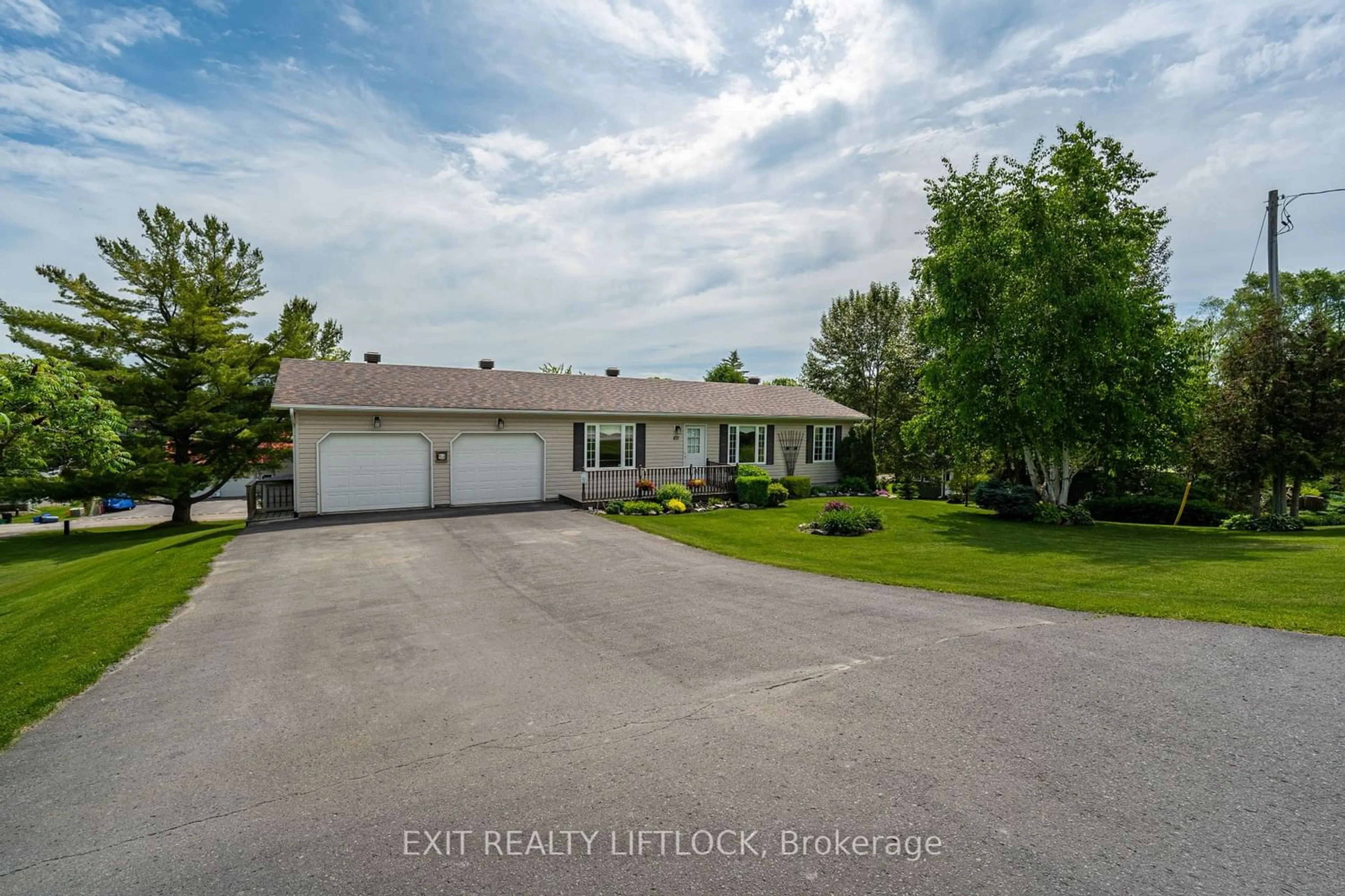 Frontside or backside of a home for 871 Frank Hill Rd, Kawartha Lakes Ontario K9J 6X3