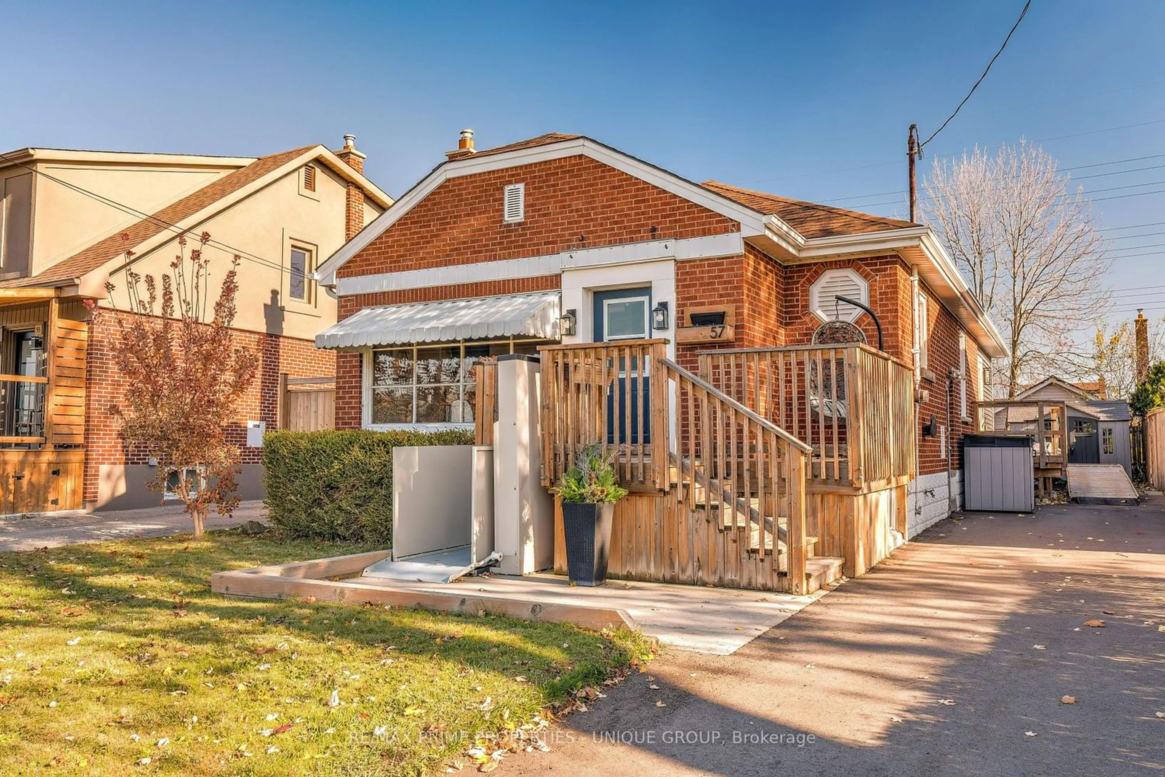 Frontside or backside of a home for 57 Berry Ave, Hamilton Ontario L8K 3E1