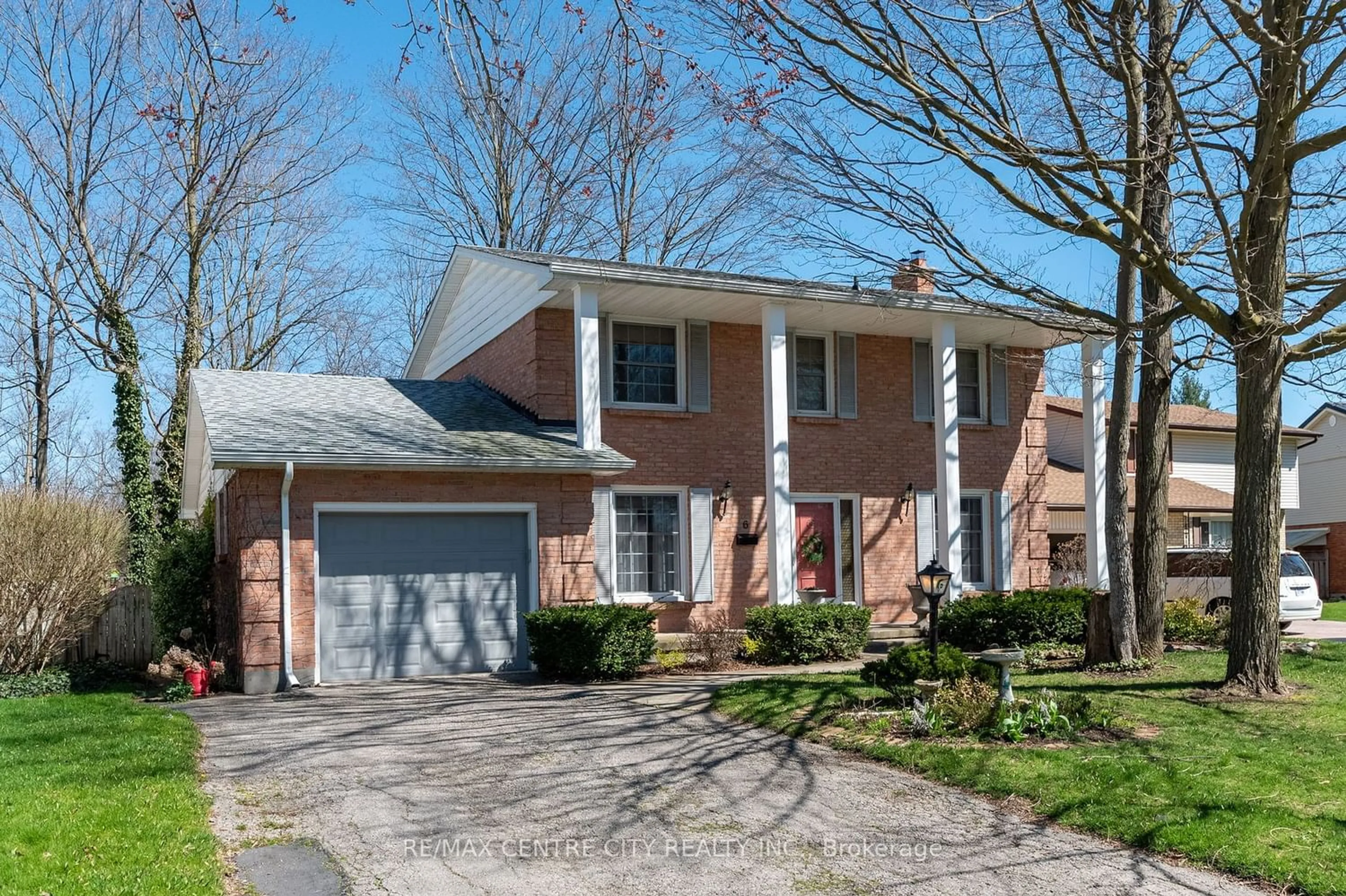 Home with brick exterior material for 6 WESTBURY Grve, London Ontario N6J 3E1