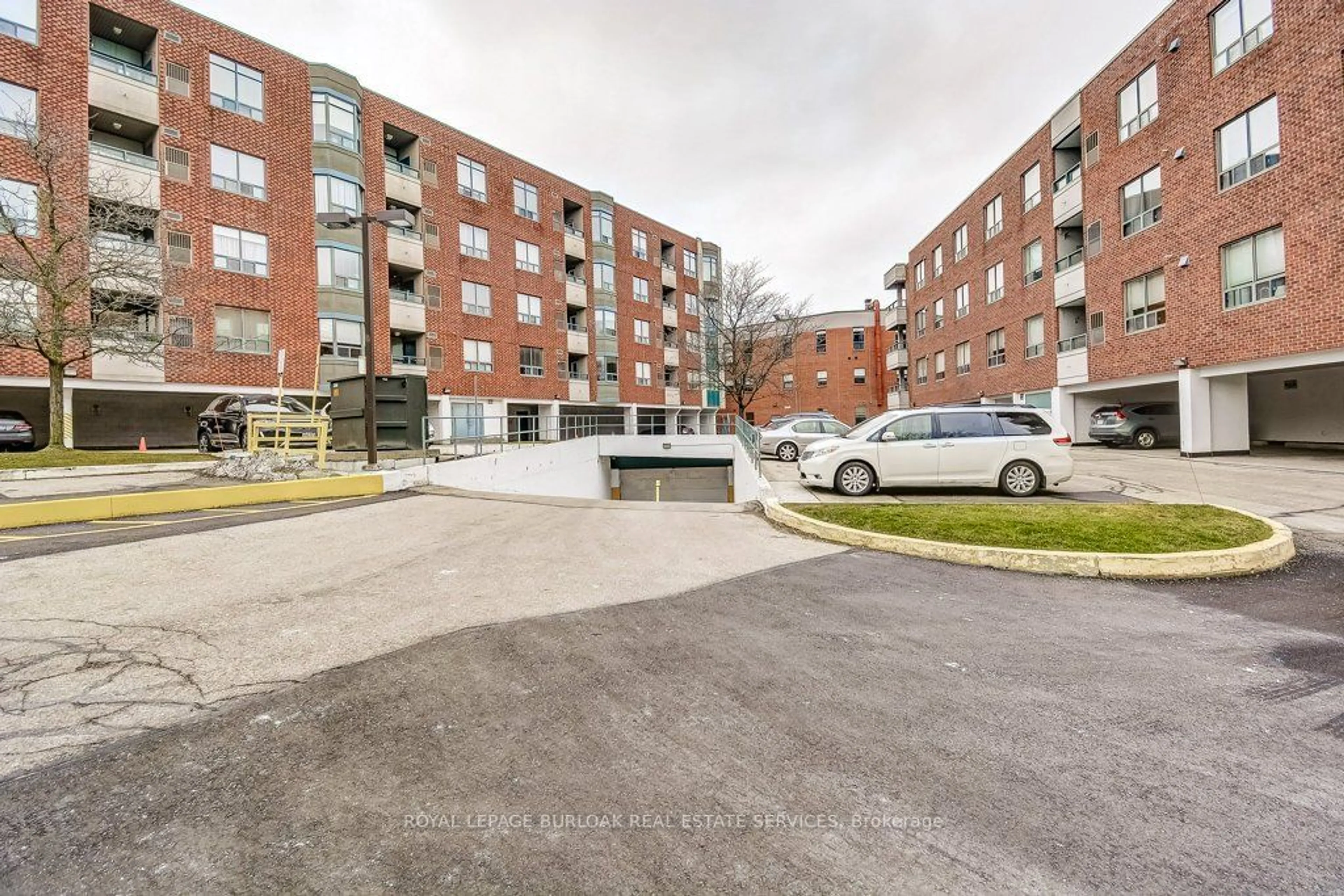 Floor plan for 2 King St #205, Hamilton Ontario L9H 6Z1