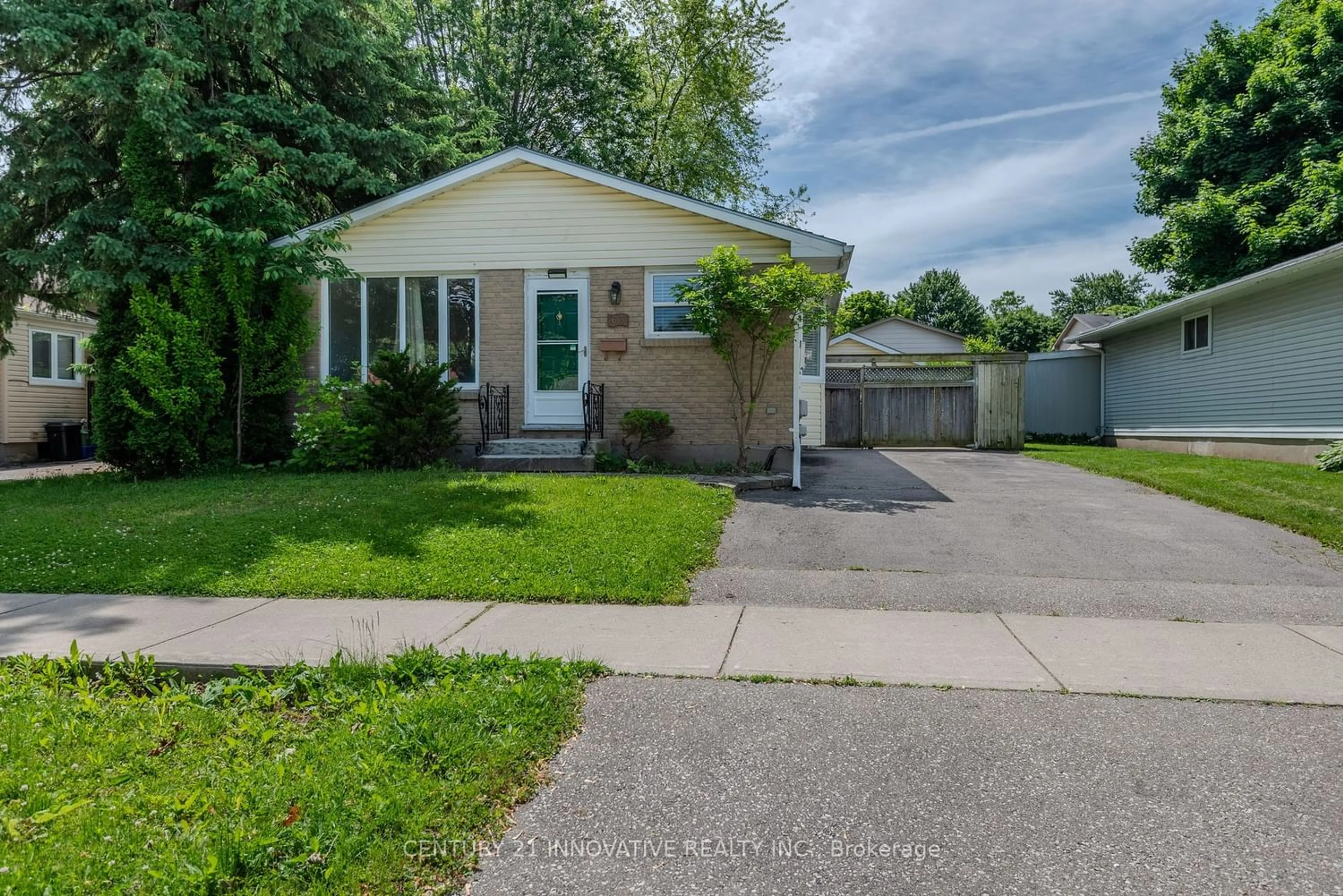 Frontside or backside of a home for 63 Ardsley Rd, London Ontario N6G 3J4