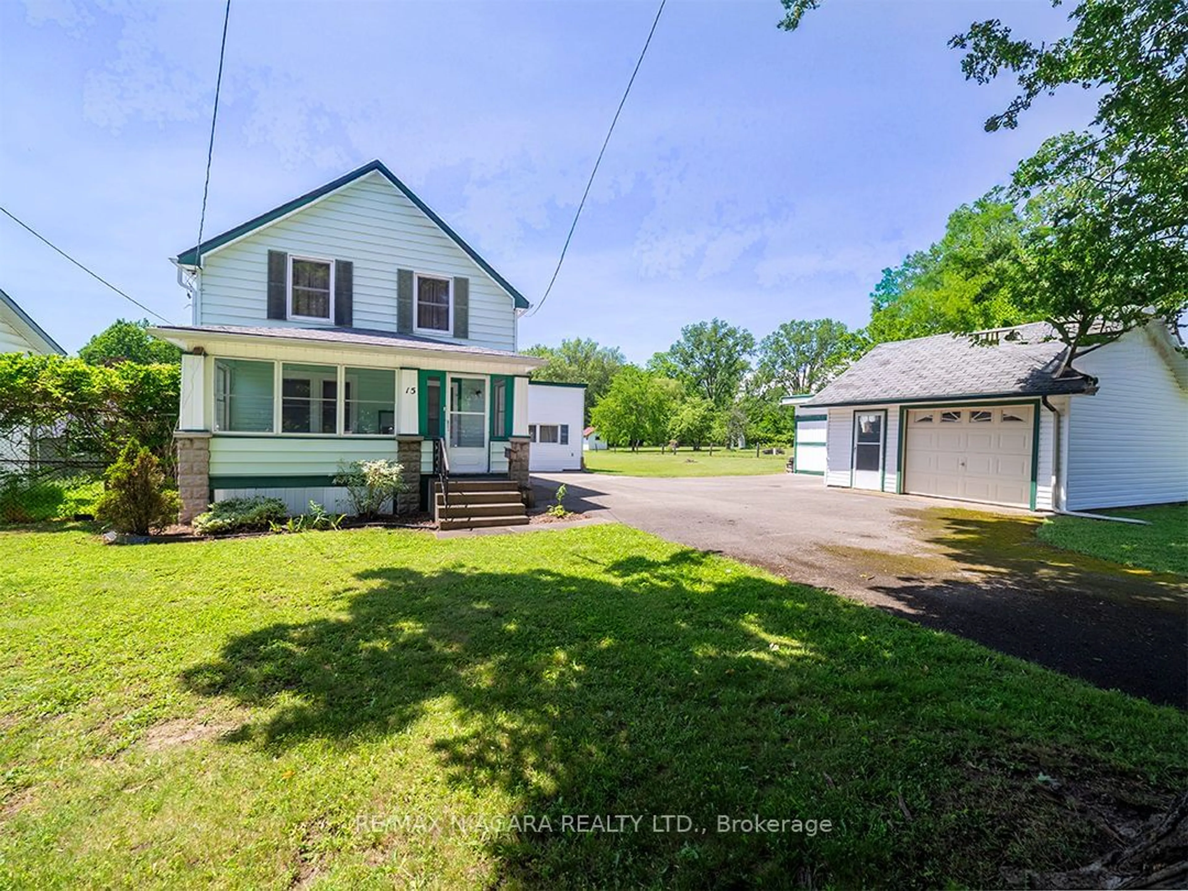 Frontside or backside of a home for 15 Derby Rd, Fort Erie Ontario L0S 1B0