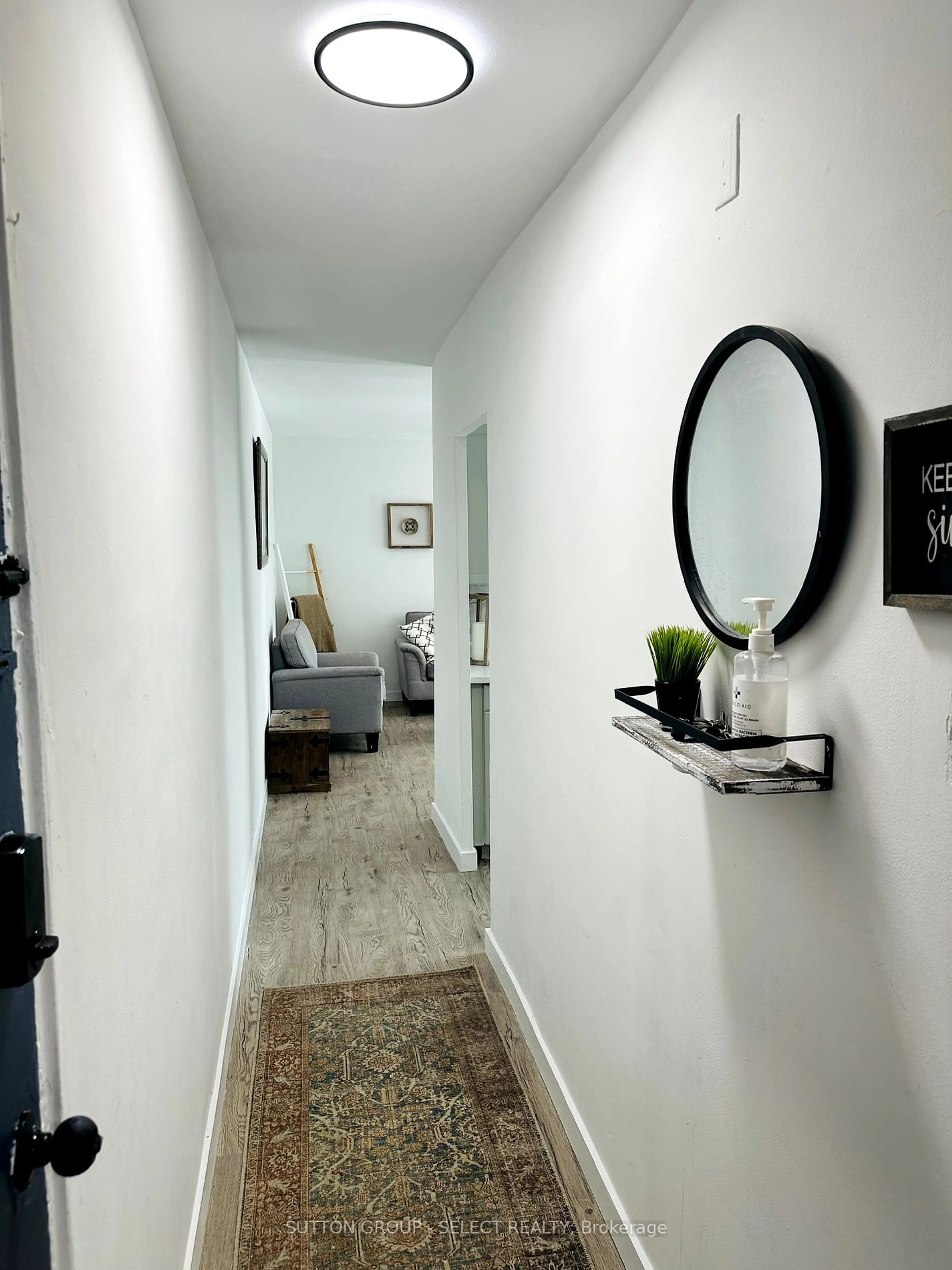 Indoor entryway for 1830 Dumont St #210, London Ontario N5W 2S1