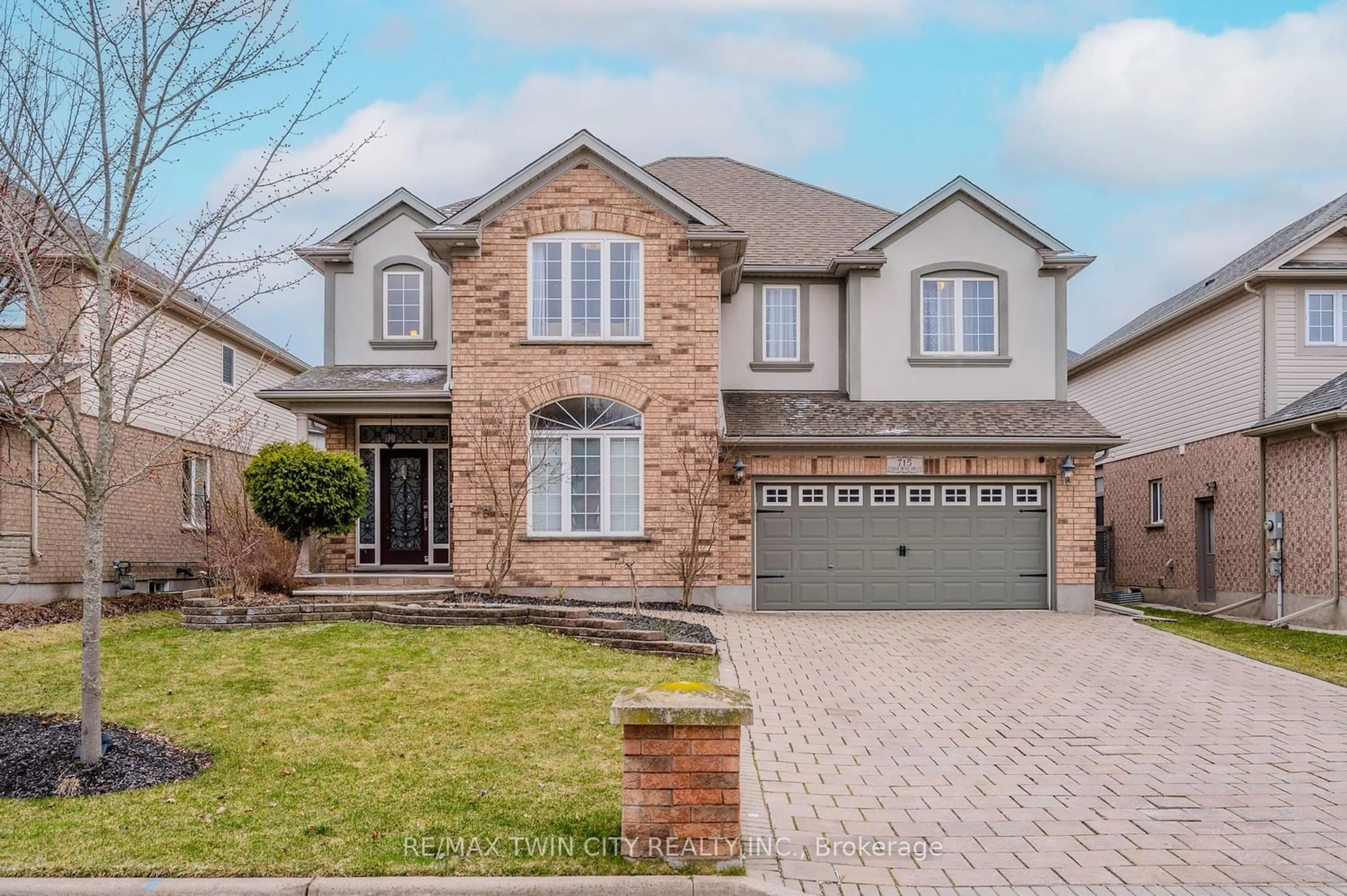 Home with brick exterior material for 715 Cedar Bend Dr, Waterloo Ontario N2V 2R2