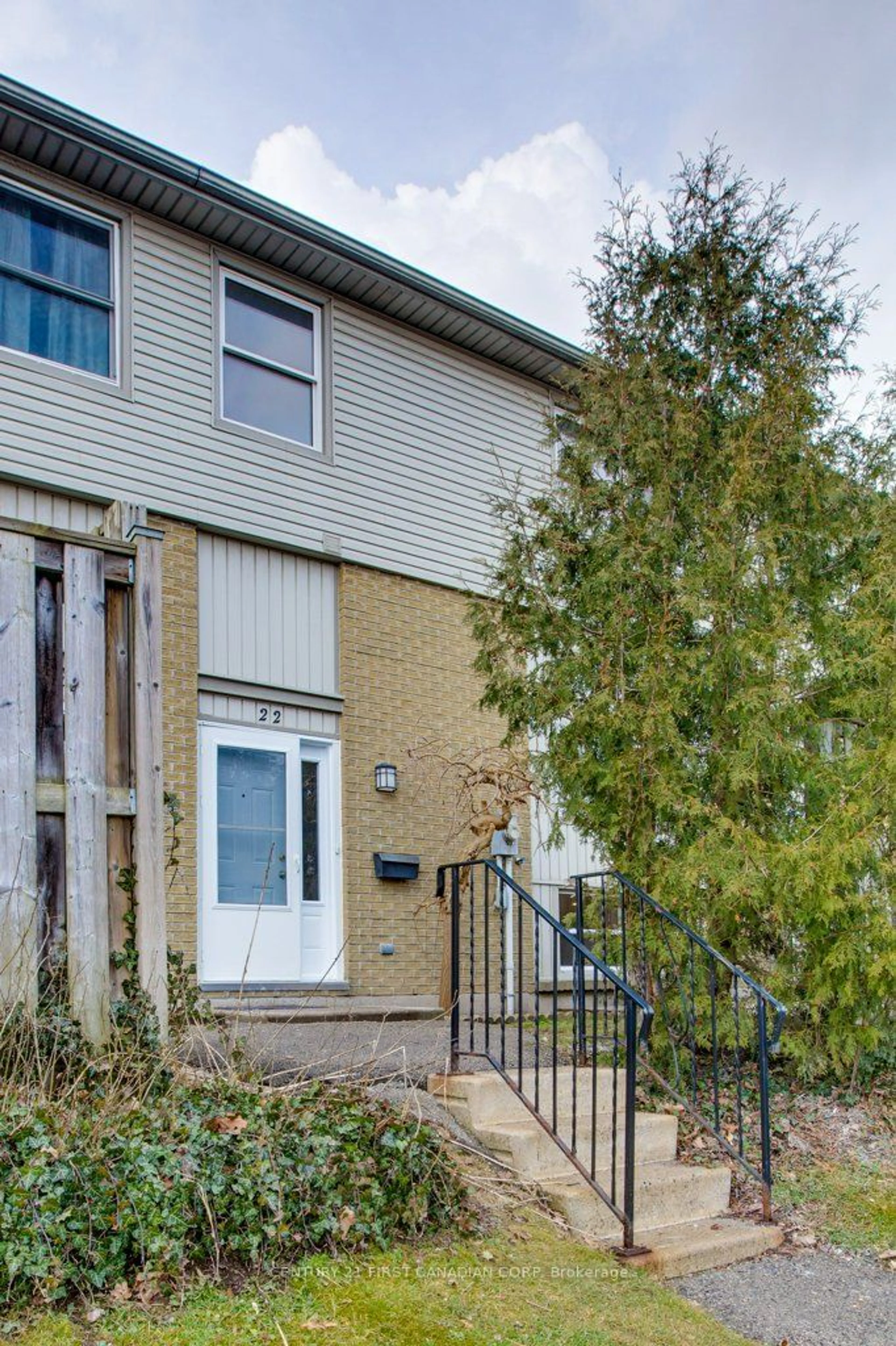 A pic from exterior of the house or condo for 760 Berkshire Dr #22, London Ontario N6J 4A5