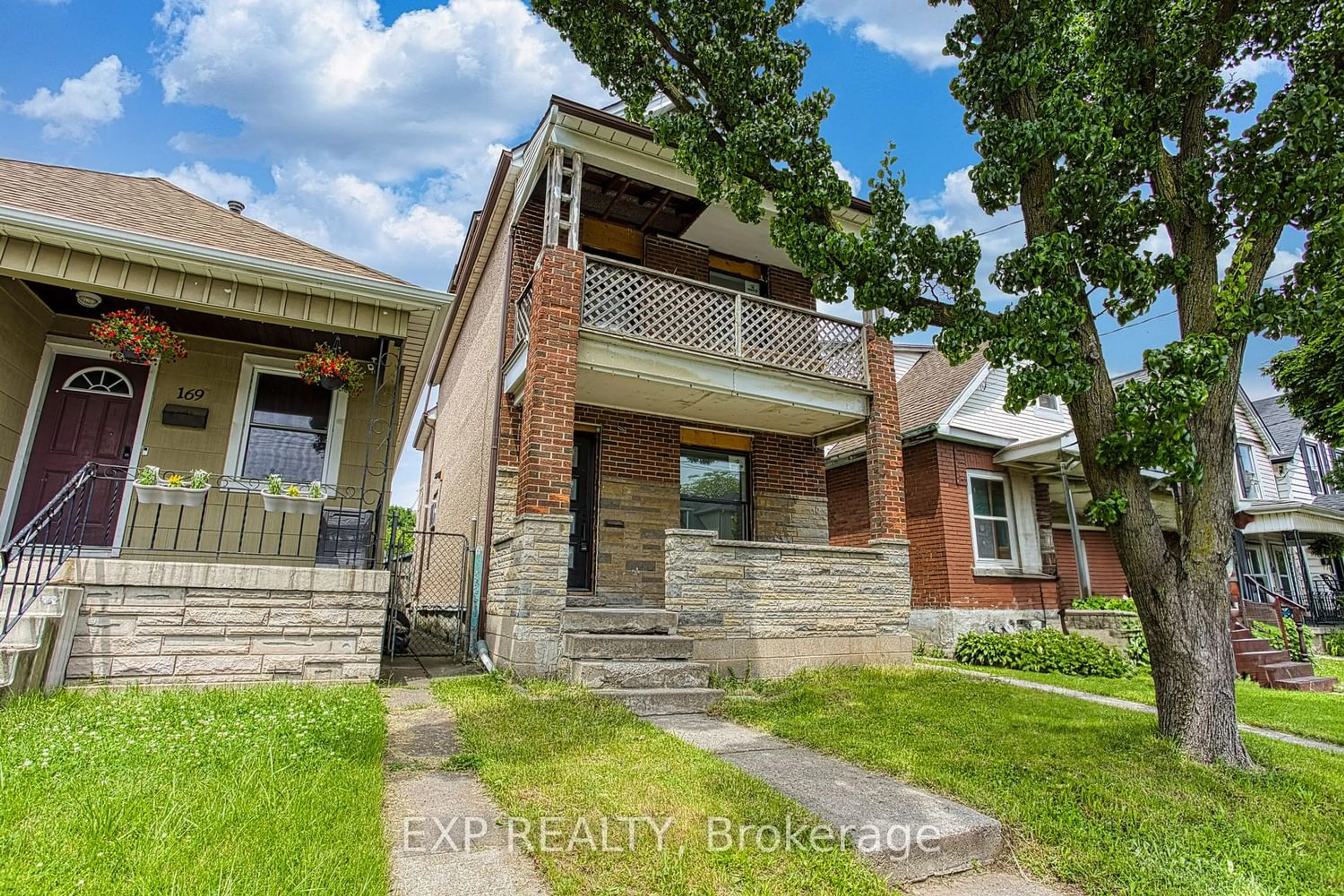 Frontside or backside of a home for 171 Rosslyn Ave, Hamilton Ontario L8L 7P8