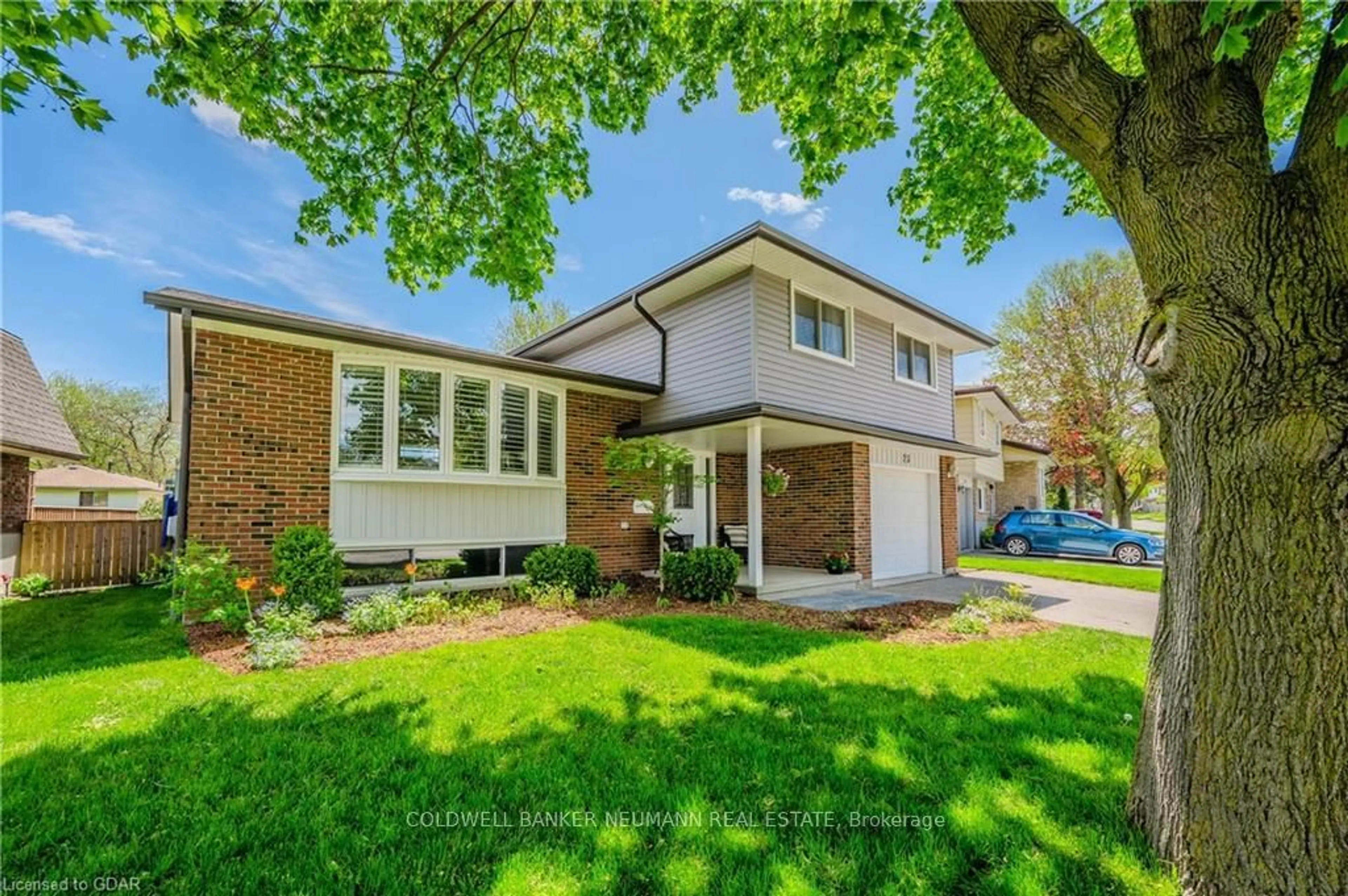 Home with brick exterior material for 23 Meadow Cres, Guelph Ontario N1H 6V1