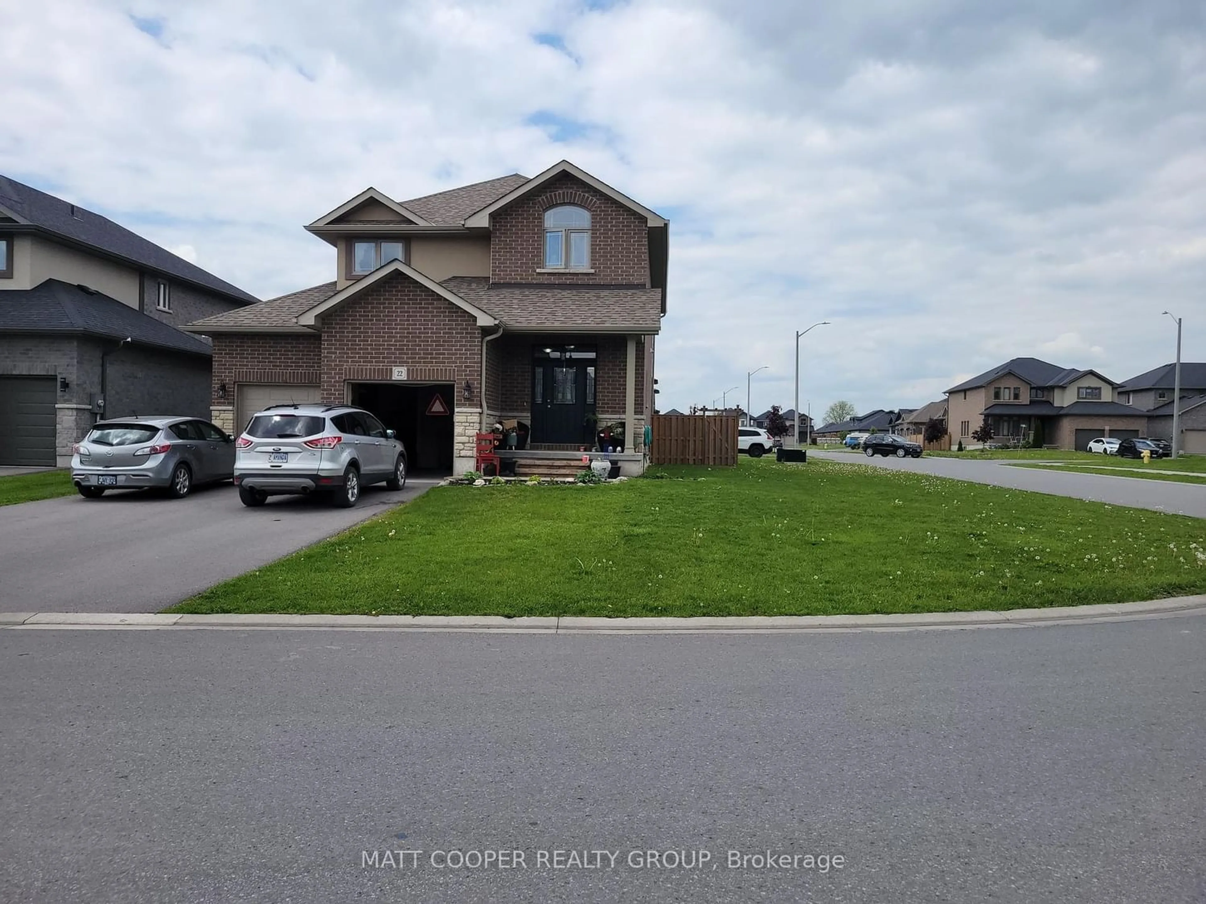 Frontside or backside of a home for 22 Cottonwood Dr, Belleville Ontario K8N 0J2