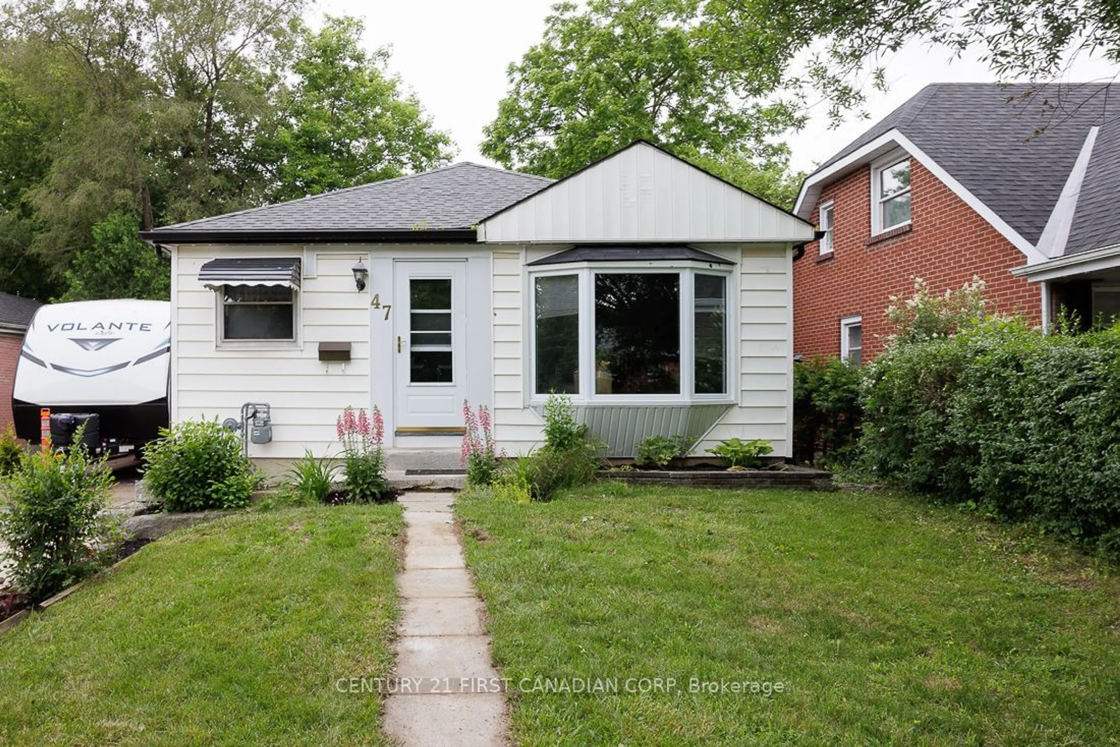 Frontside or backside of a home for 47 Stevenson Ave, London Ontario N5W 1Y4