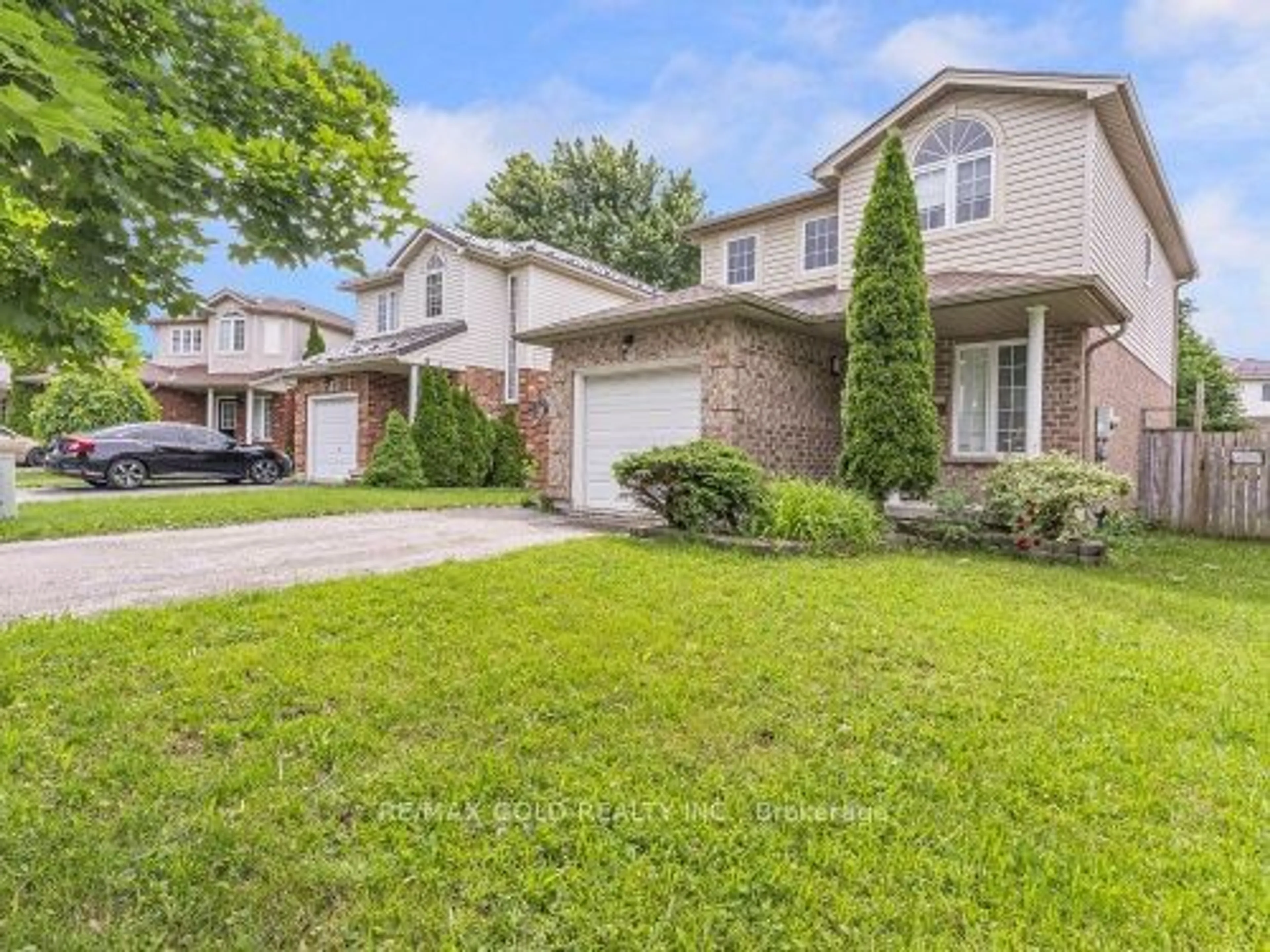 Frontside or backside of a home for 244 RIDGEVIEW Pl, London Ontario N5Y 5T8