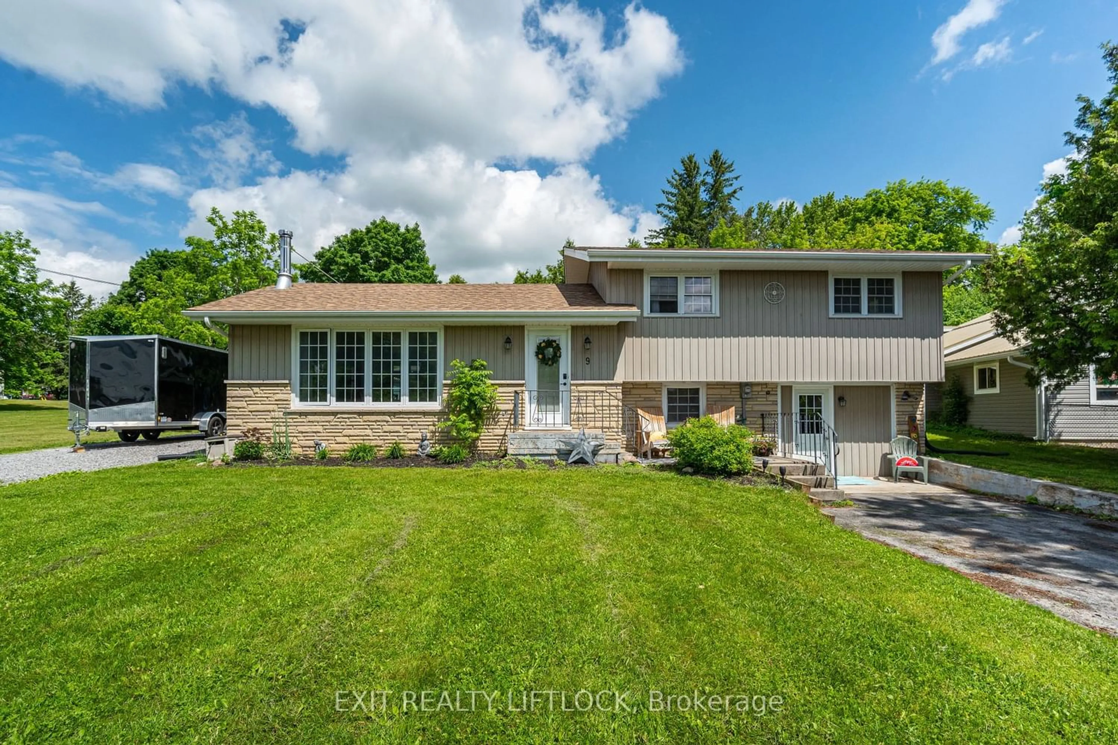 Frontside or backside of a home for 9 Duke St, Kawartha Lakes Ontario K0M 1A0