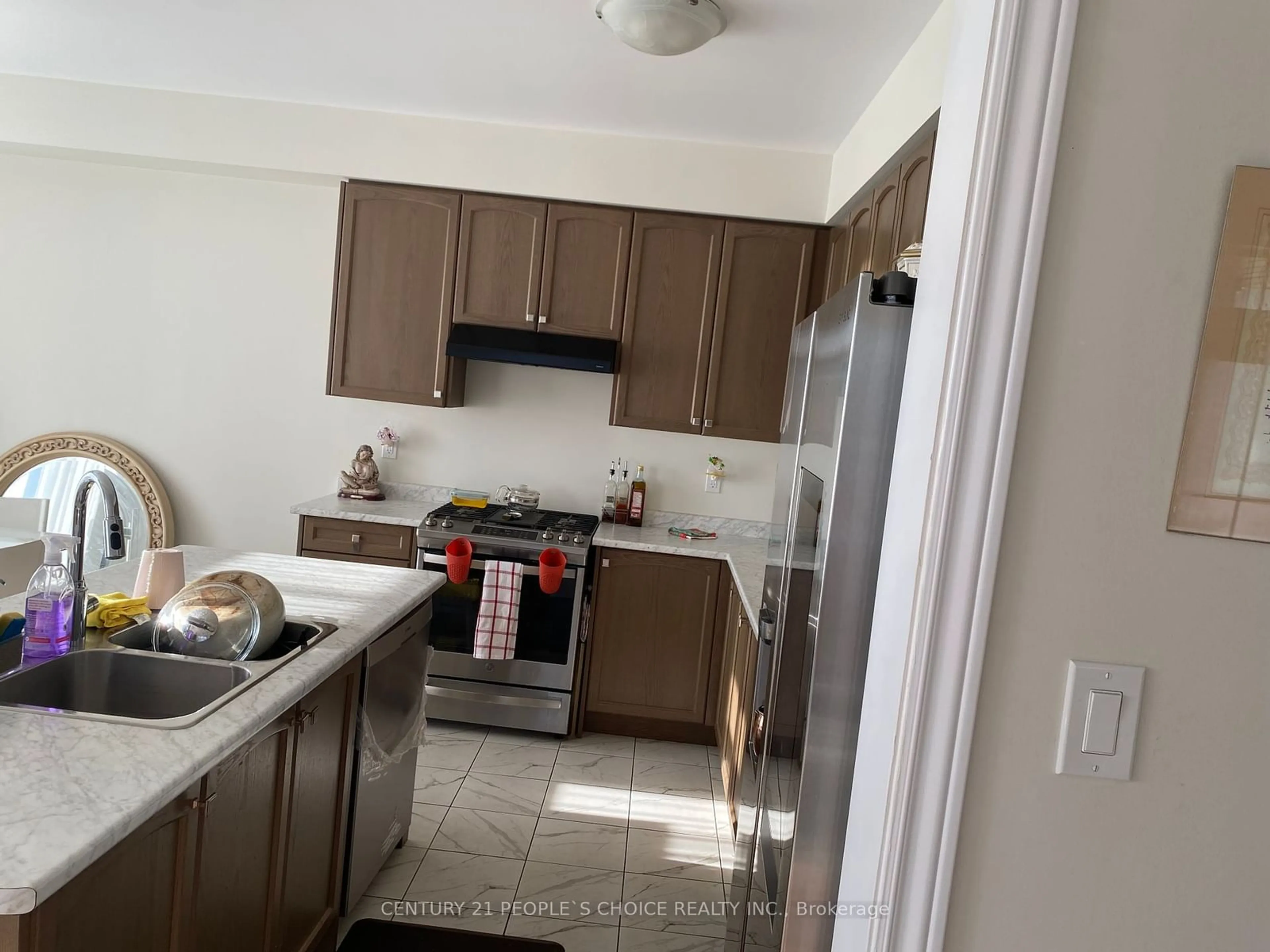 Standard kitchen for 1 Cahill Dr, Brantford Ontario N3T 0V5