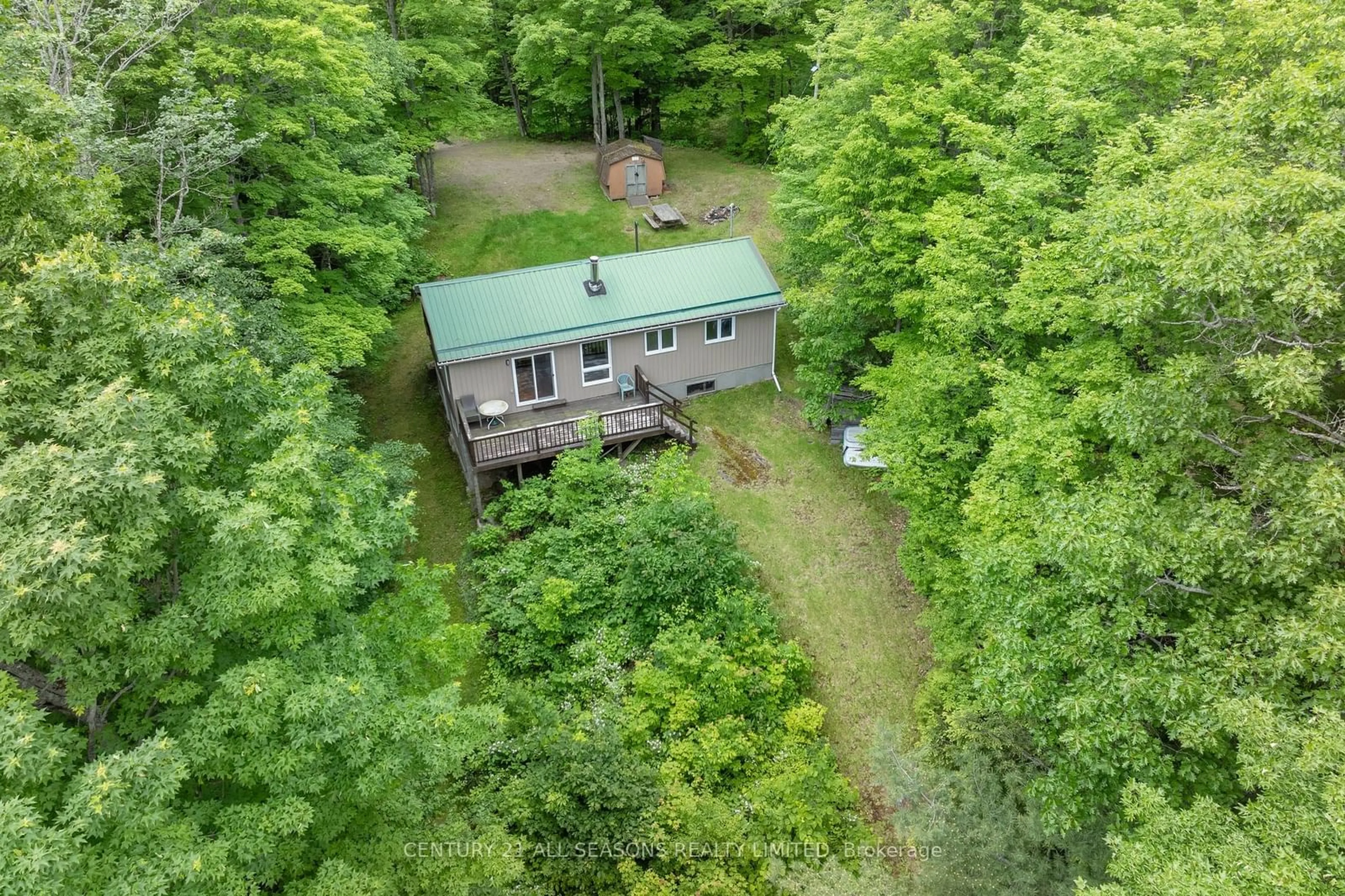 Cottage for 310 Pipe Lake Dr, Faraday Ontario K0L 1C0