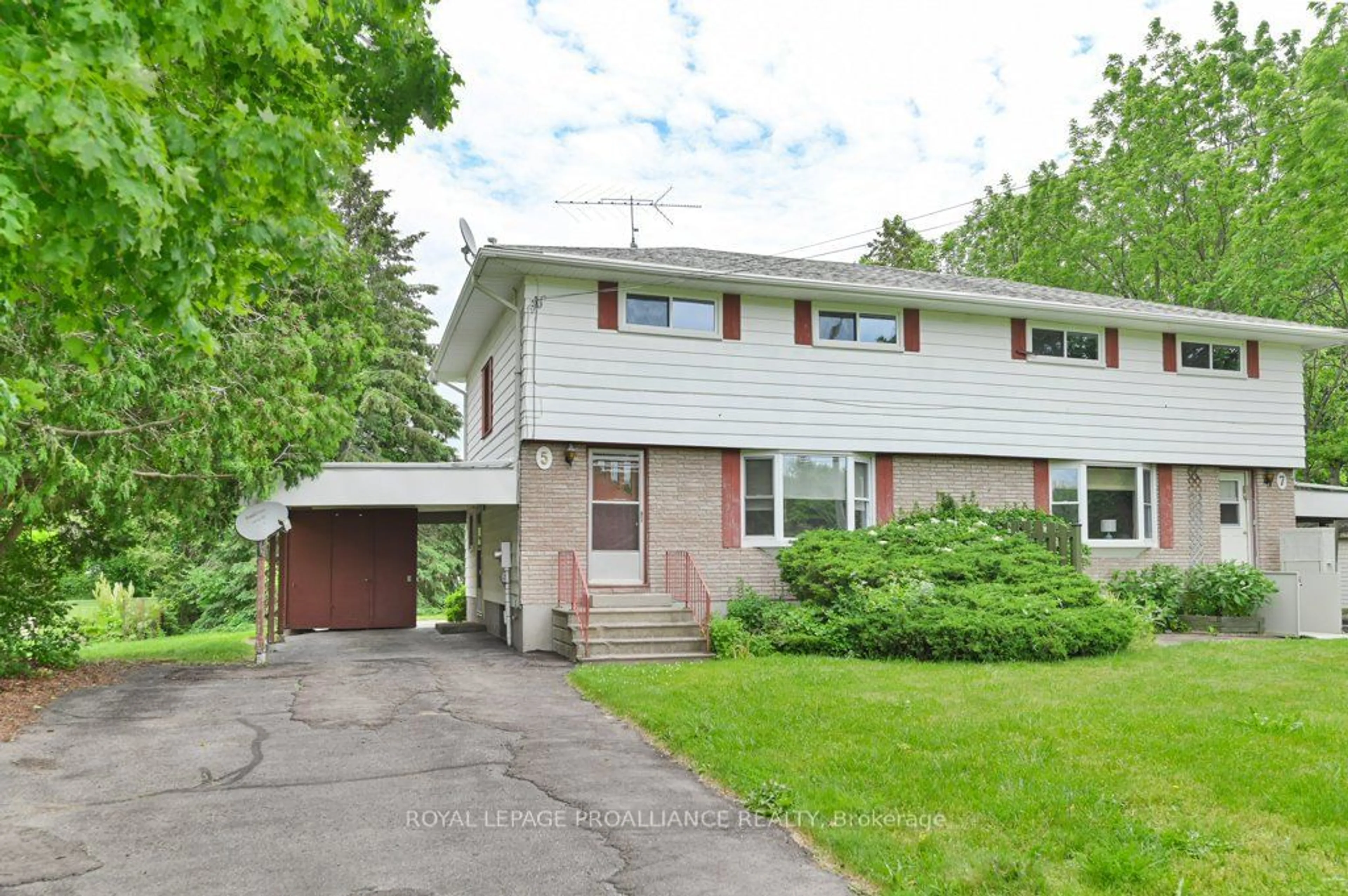 Frontside or backside of a home for 7 Cedar St, Brighton Ontario K0K 1H0