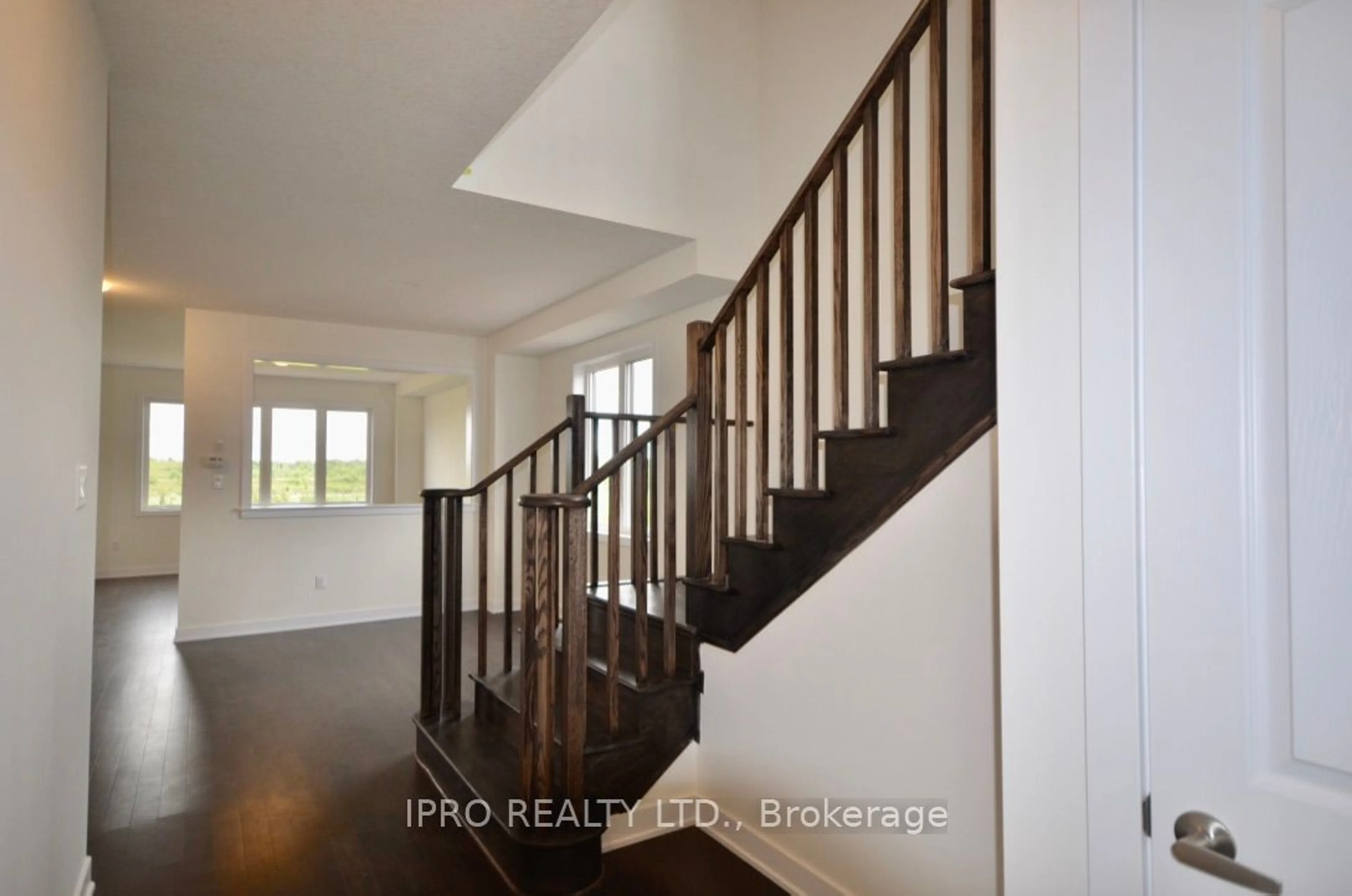 Stairs for 166 Aviron Cres, Welland Ontario L3B 0M5