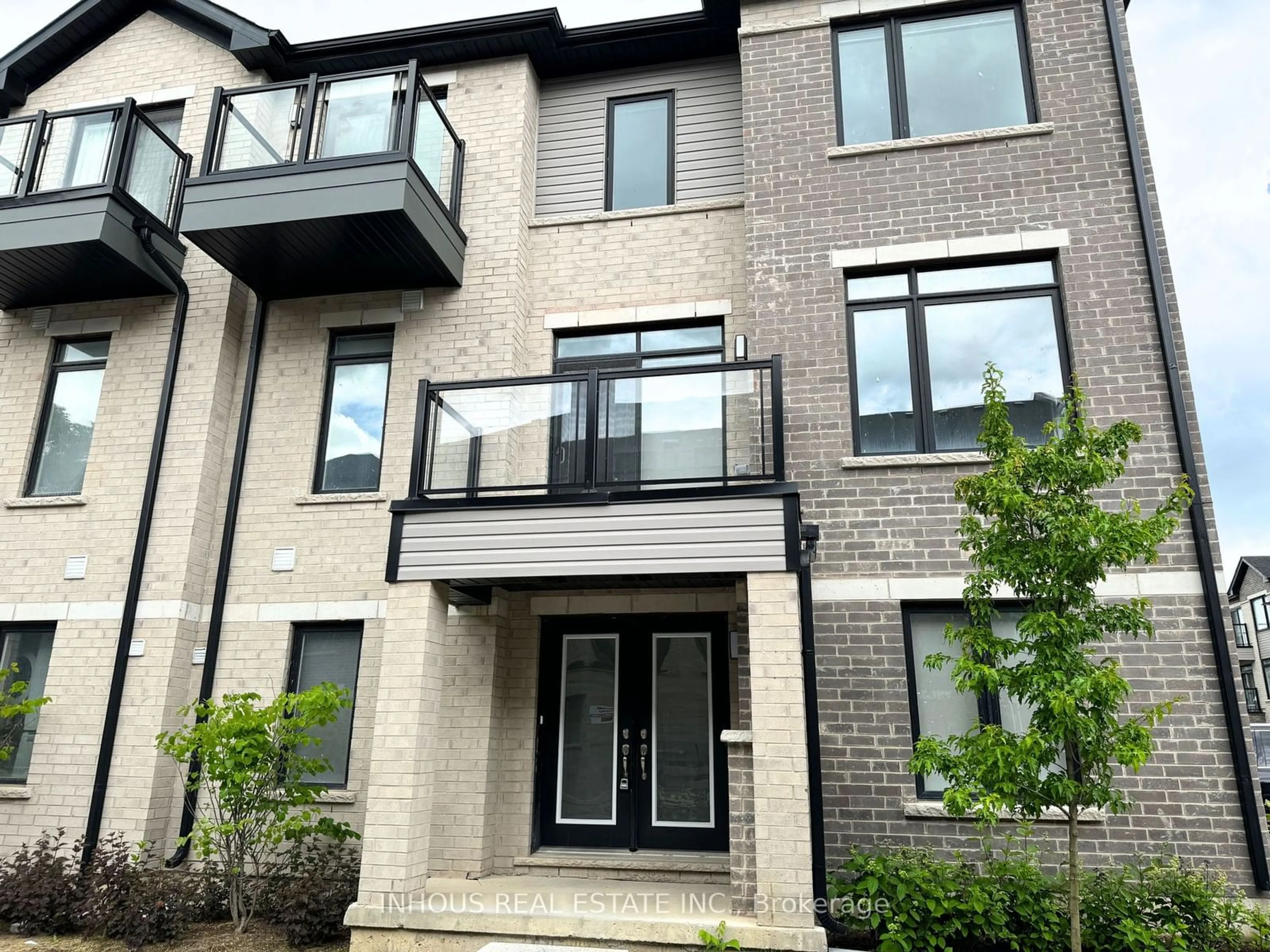 A pic from exterior of the house or condo for 585 Colborne St #908, Brantford Ontario N3S 0K4