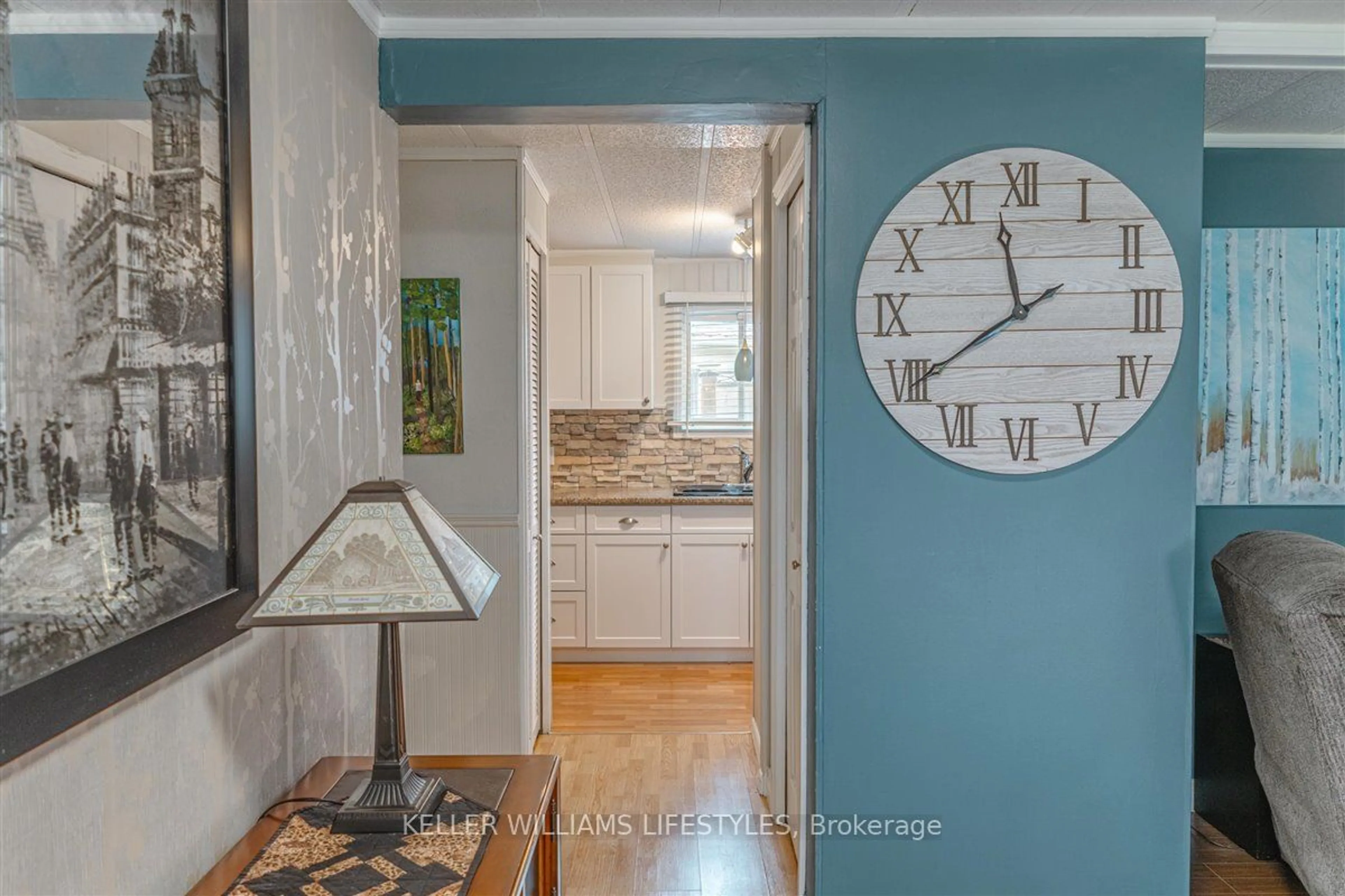 Indoor entryway for 239 Southwind Crt, Lambton Shores Ontario N0M 1T0