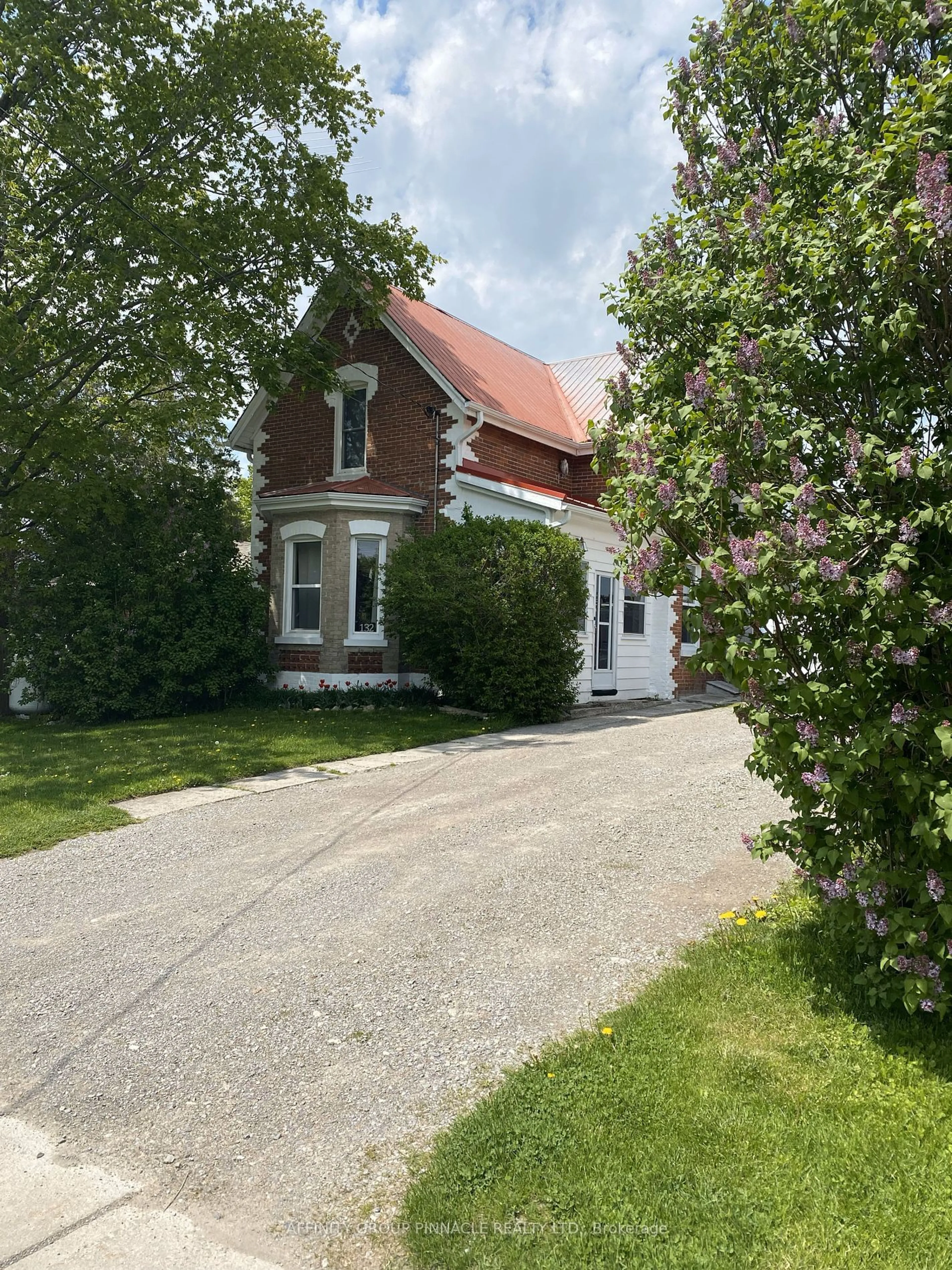 Outside view for 132 KING St, Kawartha Lakes Ontario K0M 2T0