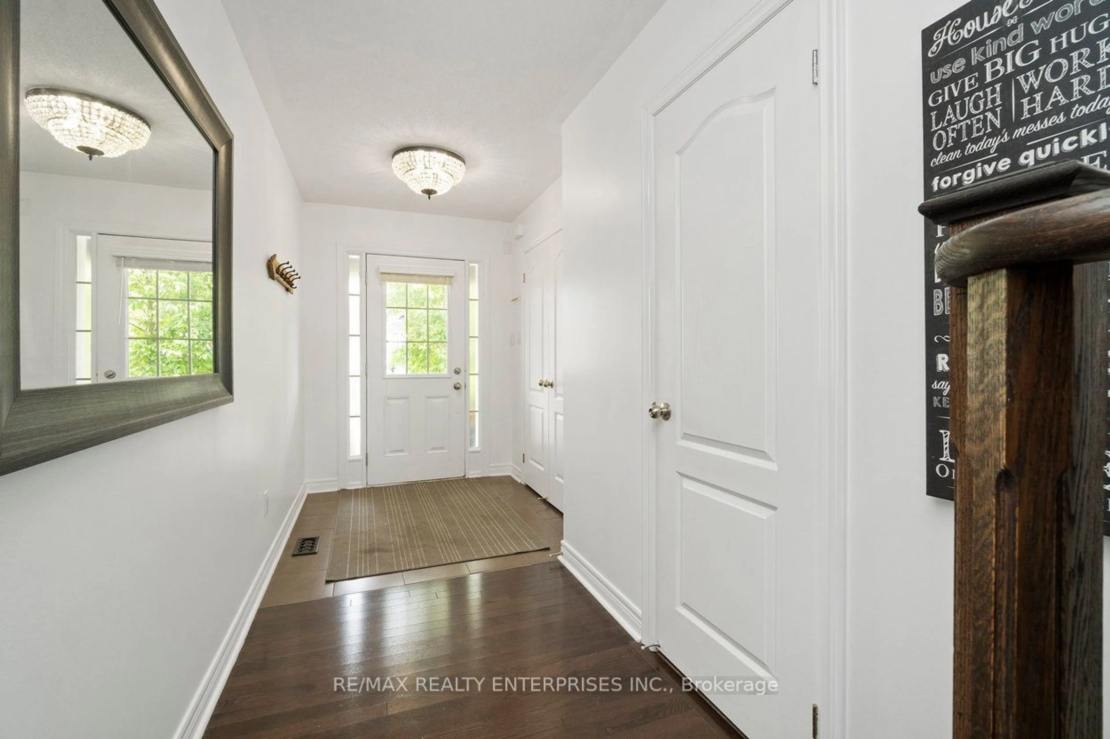 Indoor entryway for 1035 Victoria Rd #119, Guelph Ontario N1L 0H5