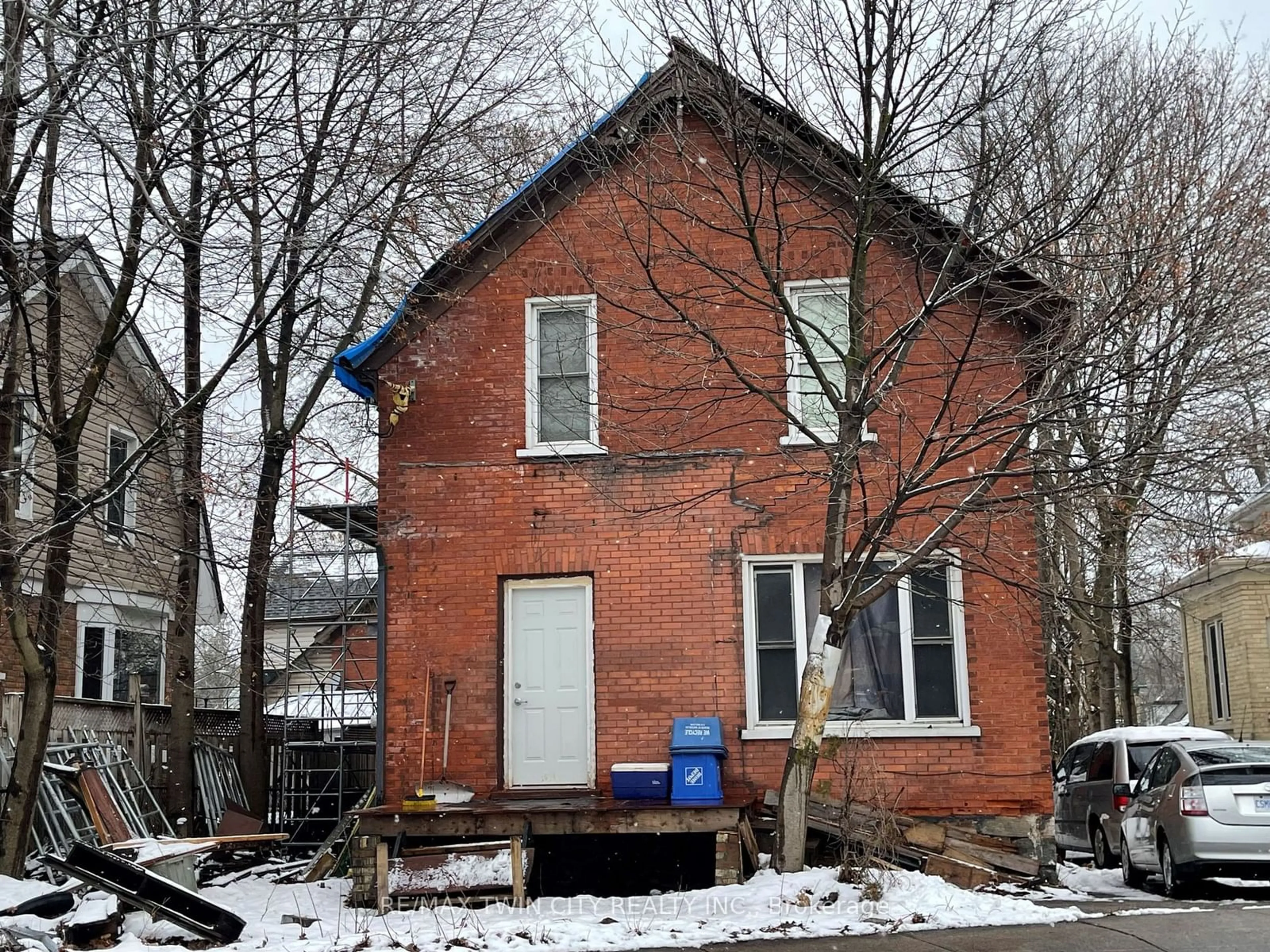 Frontside or backside of a home for 66 Union St, Waterloo Ontario N2J 1C2