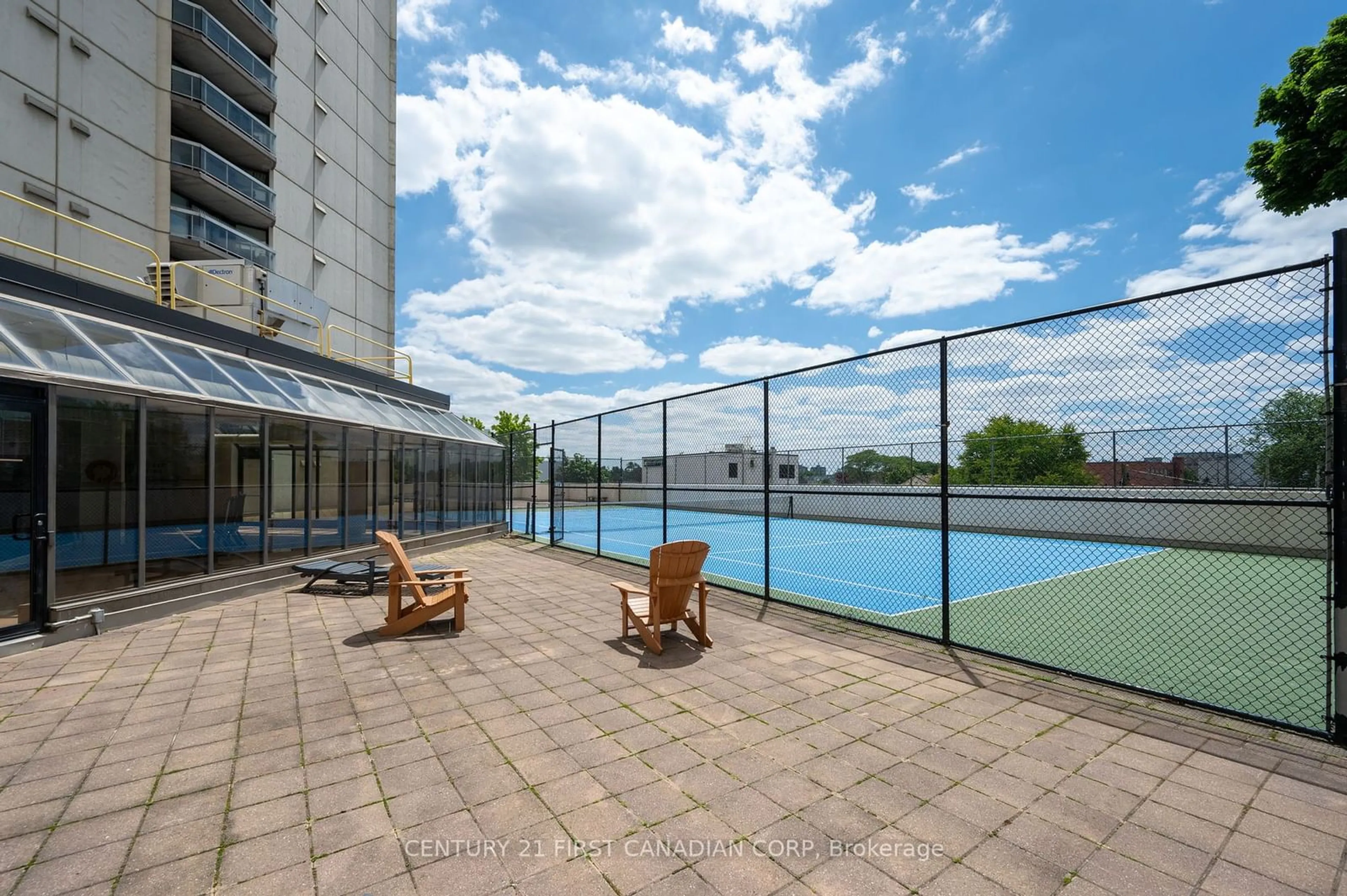 Indoor or outdoor pool for 323 Colborne St #1406, London Ontario N6B 3N8