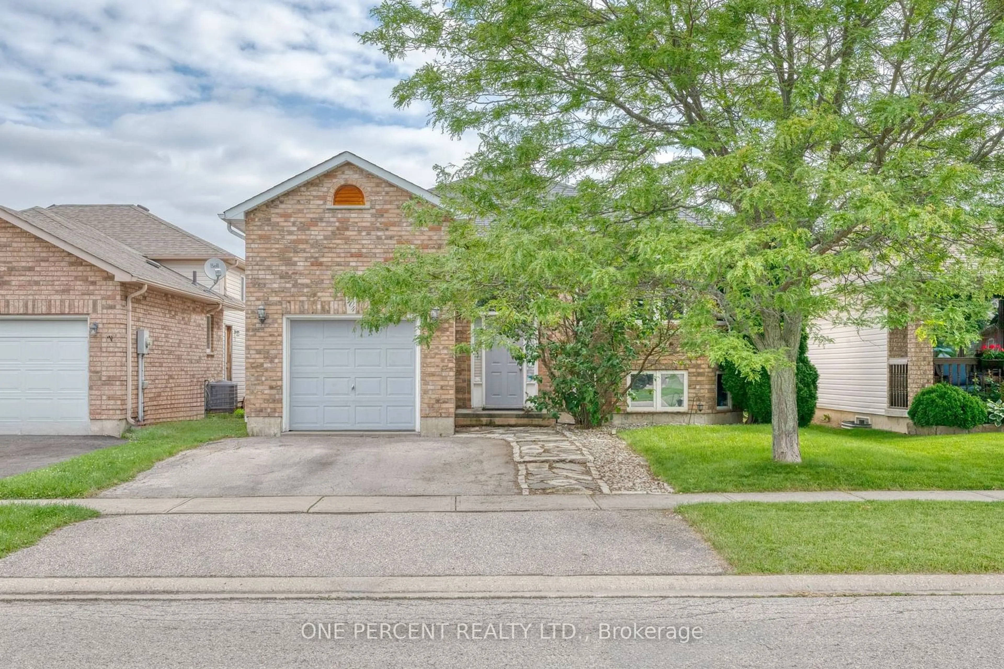 Frontside or backside of a home for 104 Braemar Ave, Haldimand Ontario N3W 2L8