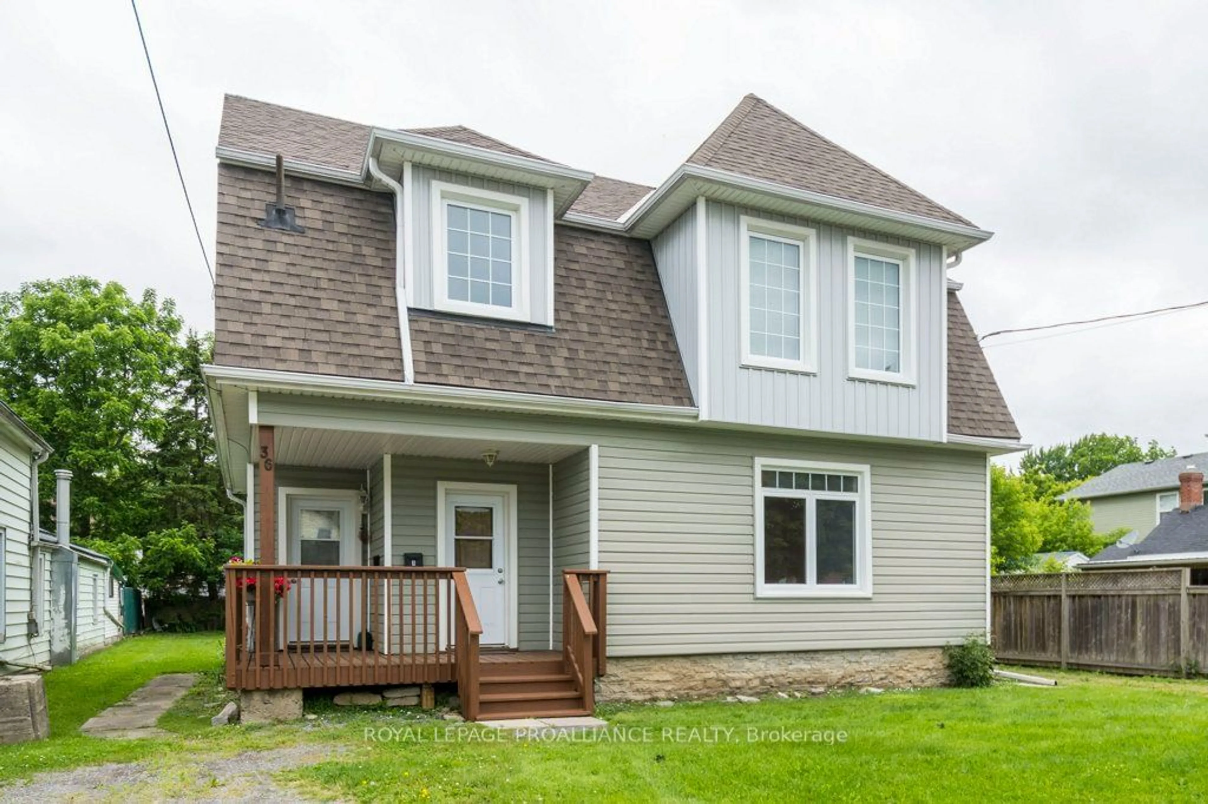 Frontside or backside of a home for 36 Grove St, Belleville Ontario K8P 1W2