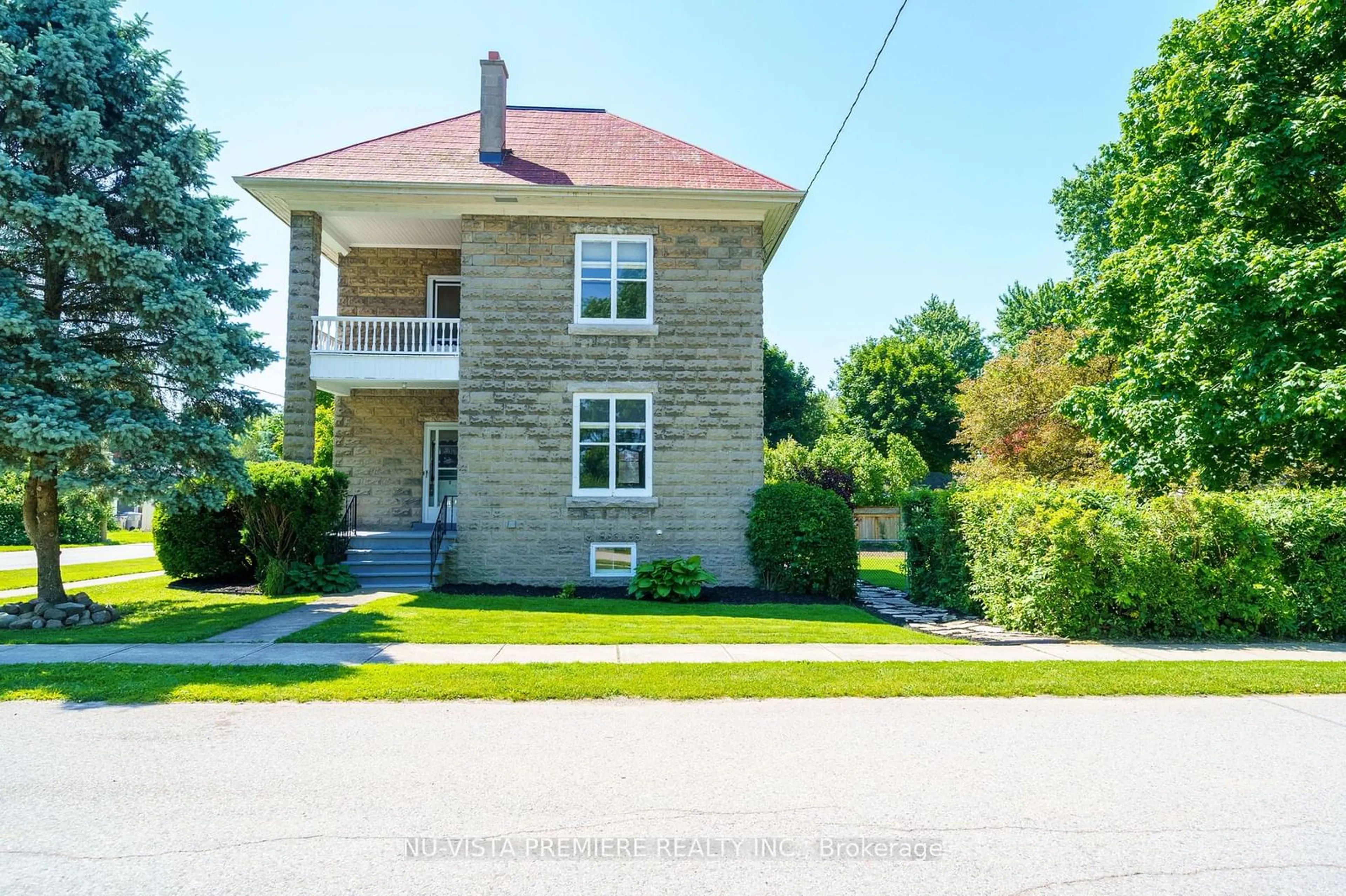 Frontside or backside of a home for 441 Queen St, Perth South Ontario N0M 1V0