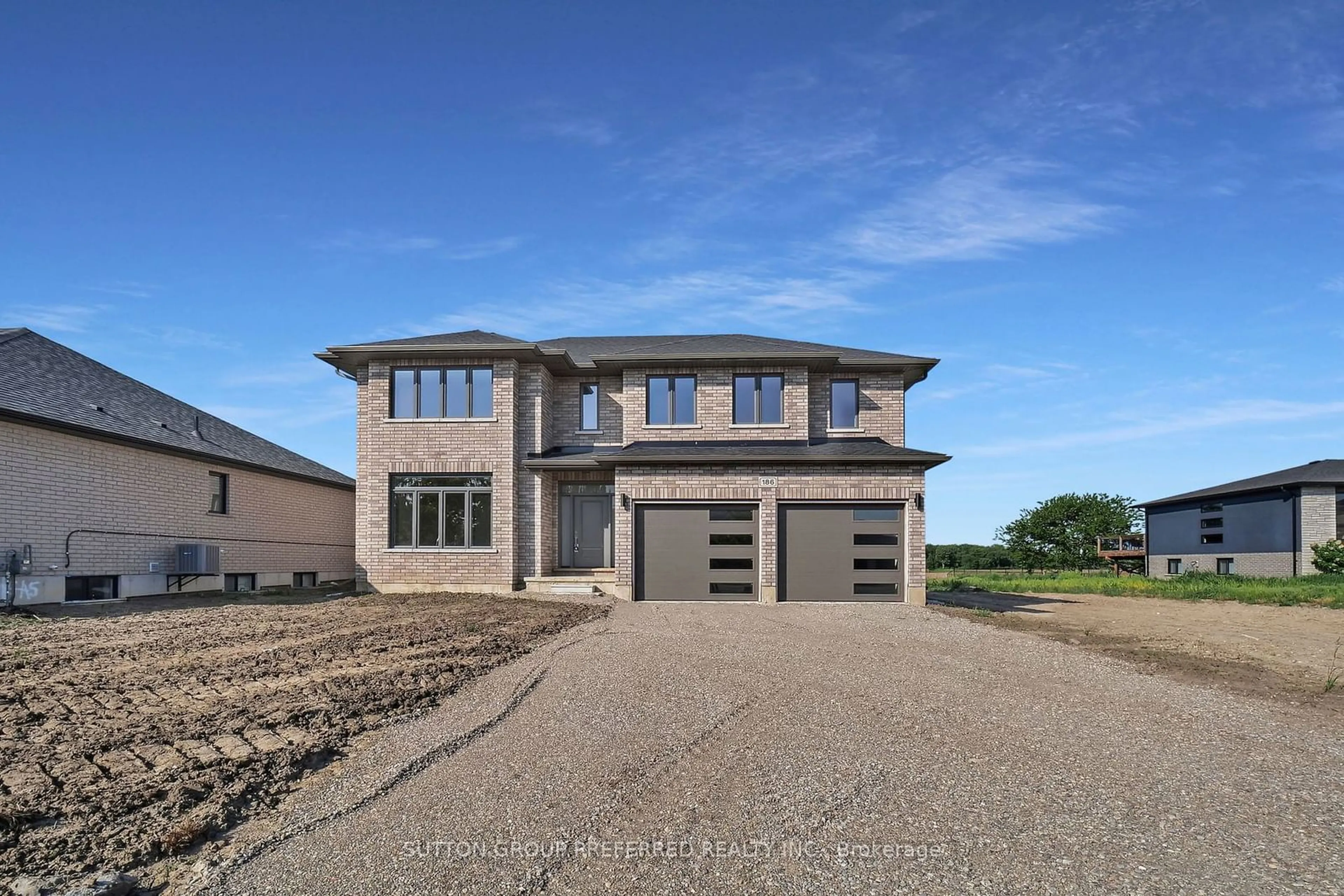 Frontside or backside of a home, the street view for 186 Leitch St, Dutton/Dunwich Ontario N0L 1J0