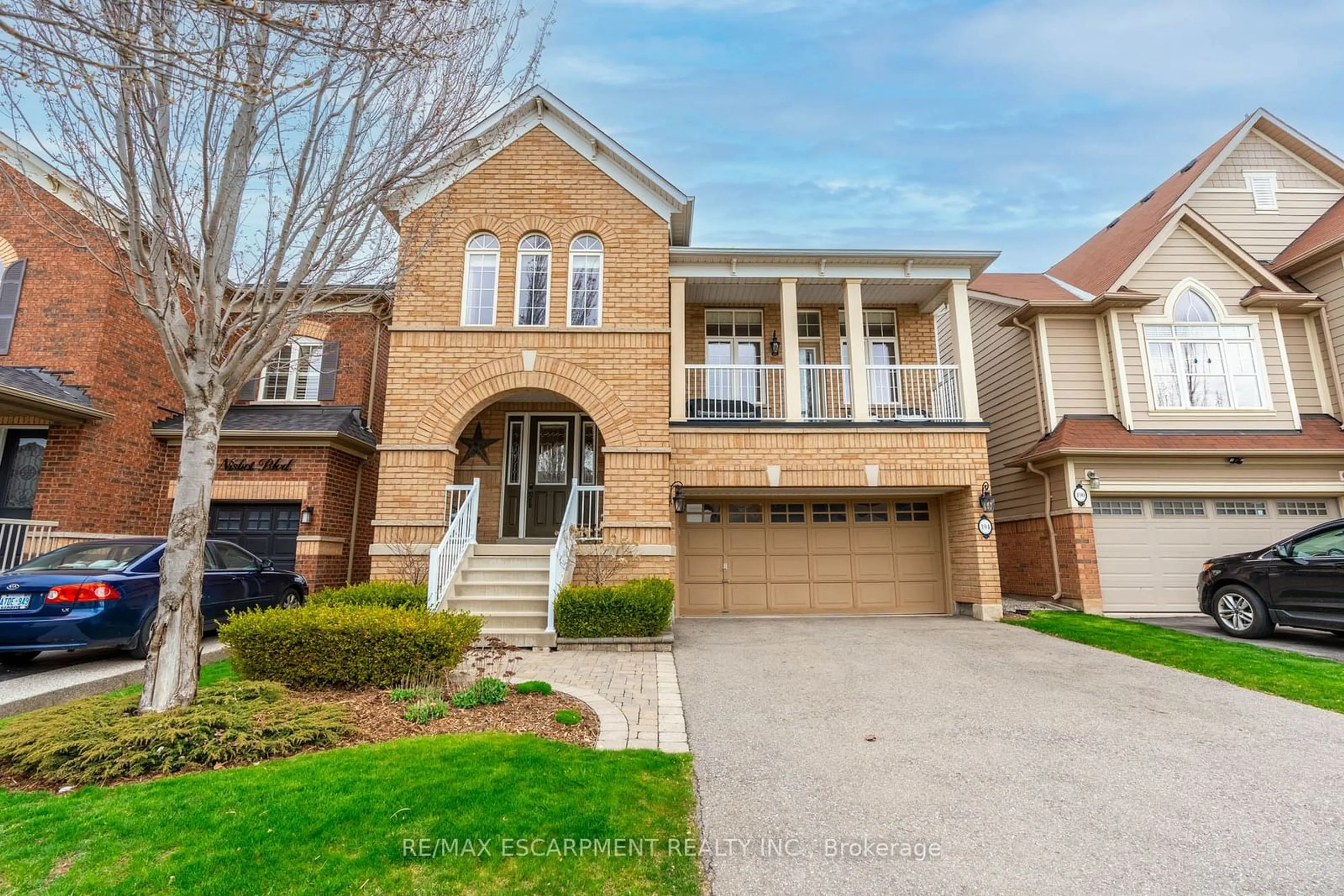 Home with brick exterior material for 194 Nisbet Blvd, Hamilton Ontario L8B 0S7