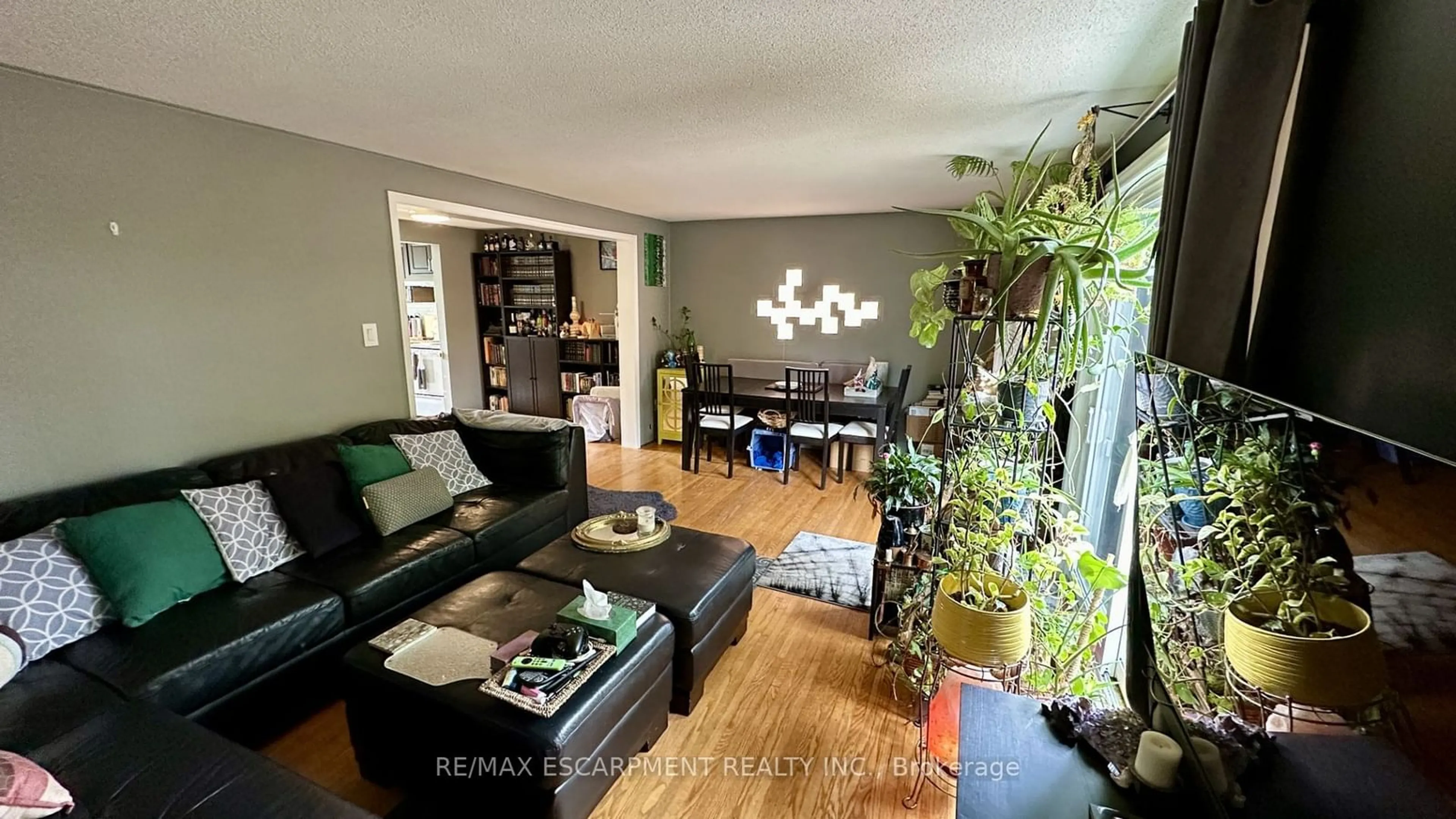 Living room for 151 Gateshead Cres #44, Hamilton Ontario L8G 3W1