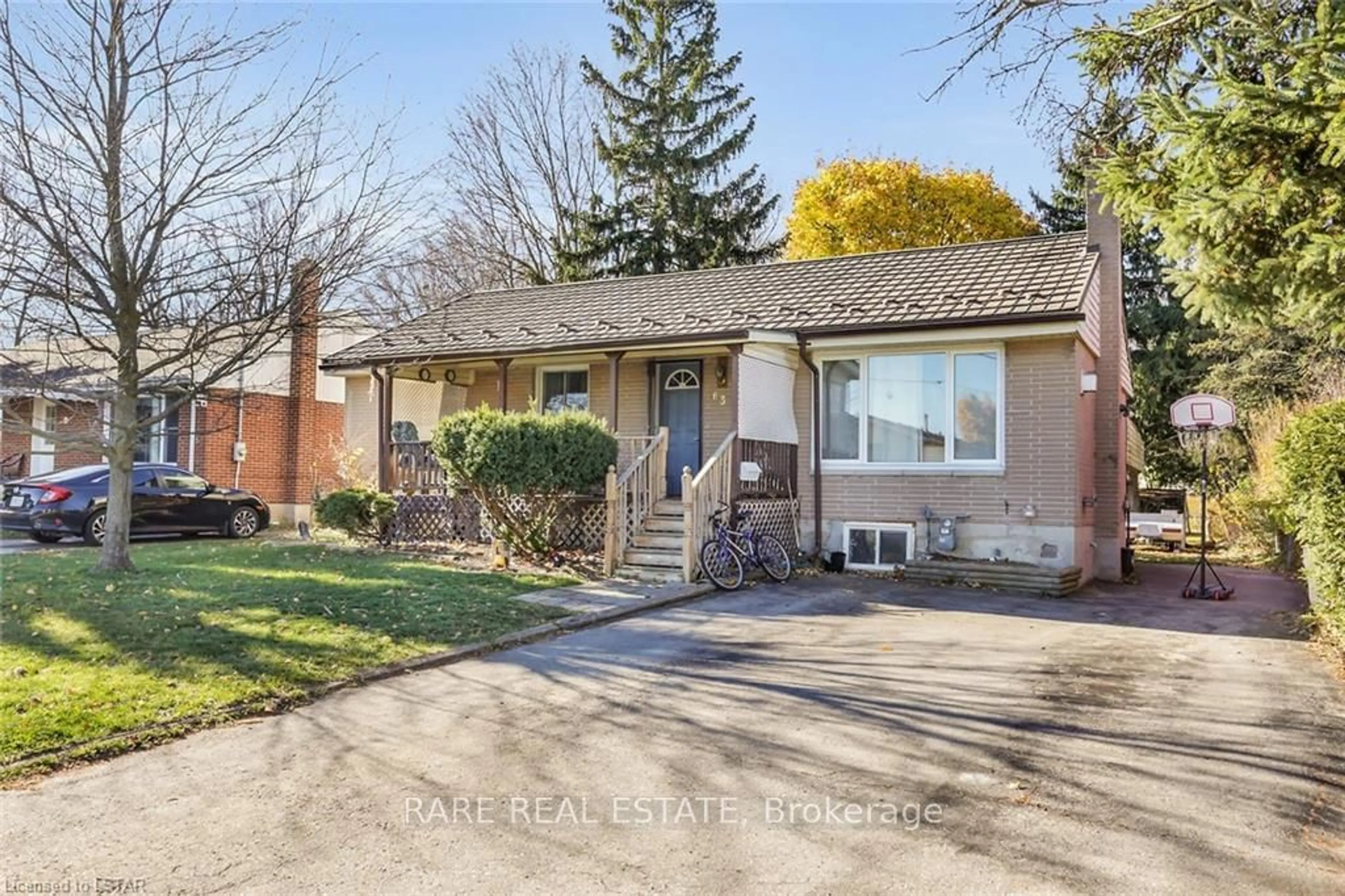 Frontside or backside of a home for 63 Wistow St, London Ontario N5Y 1C9