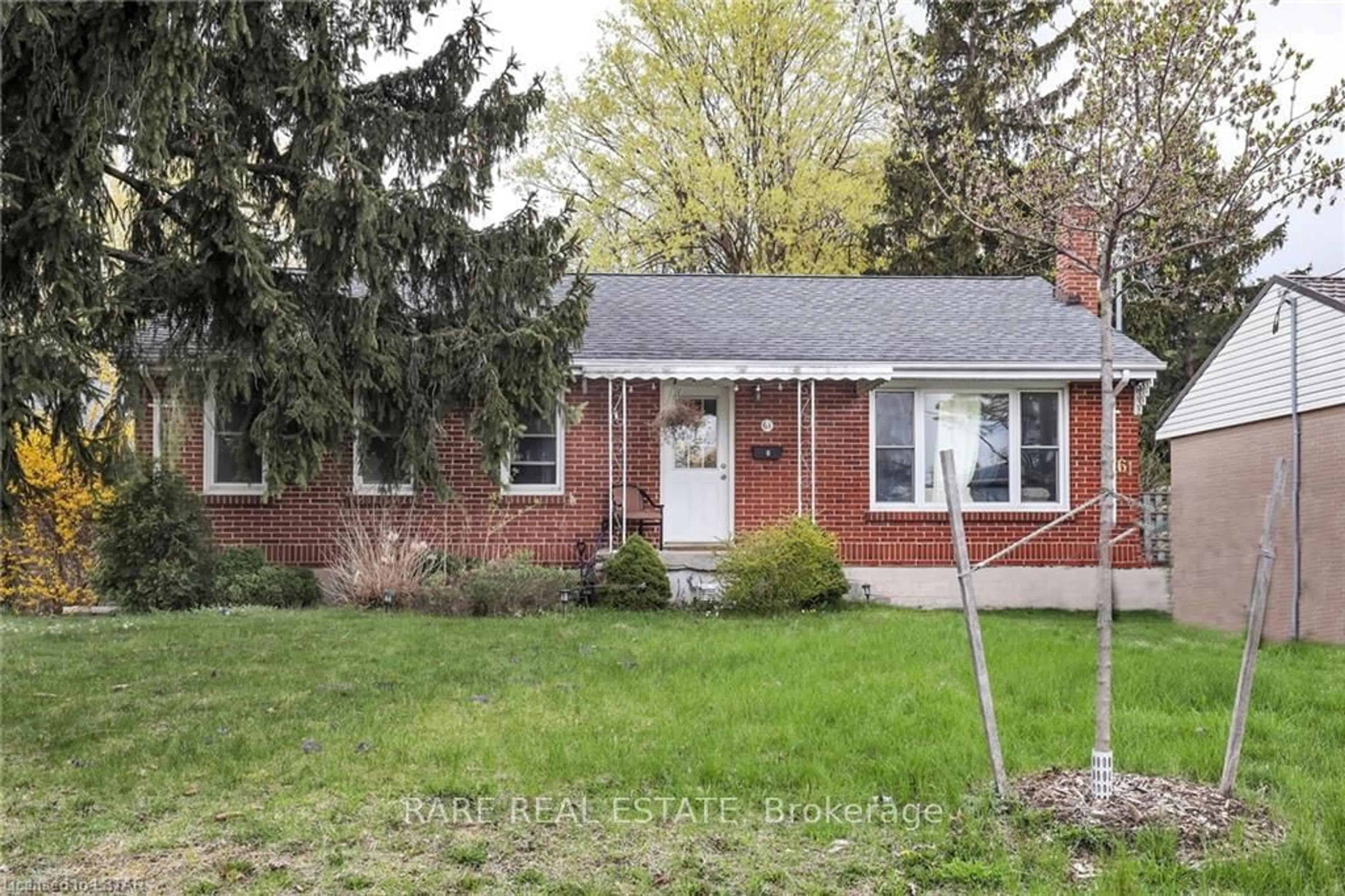 Frontside or backside of a home for 61 Wistow St, London Ontario N5Y 1C9