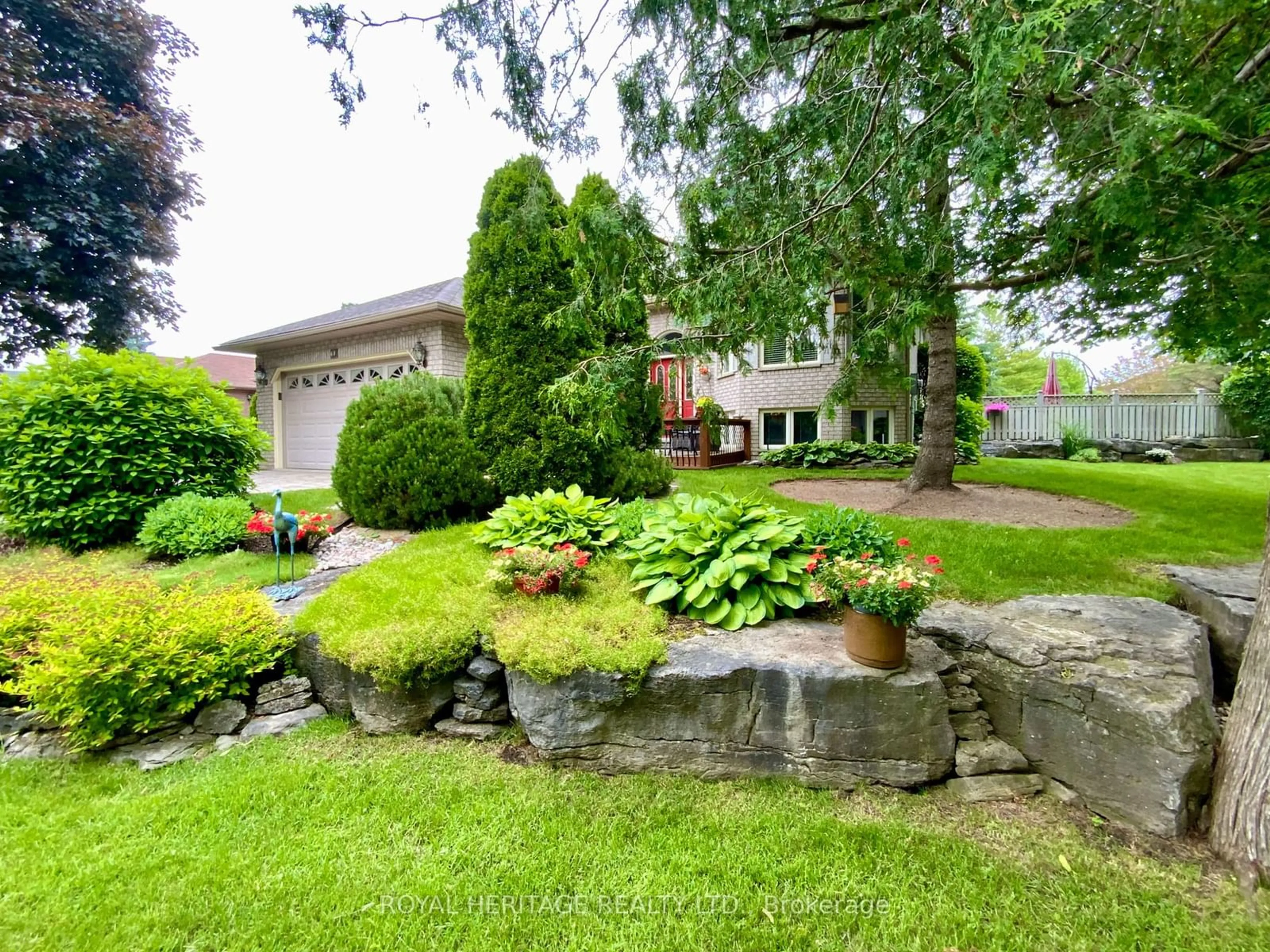 Outside view for 68 Island Bay Dr, Kawartha Lakes Ontario K0M 1A0