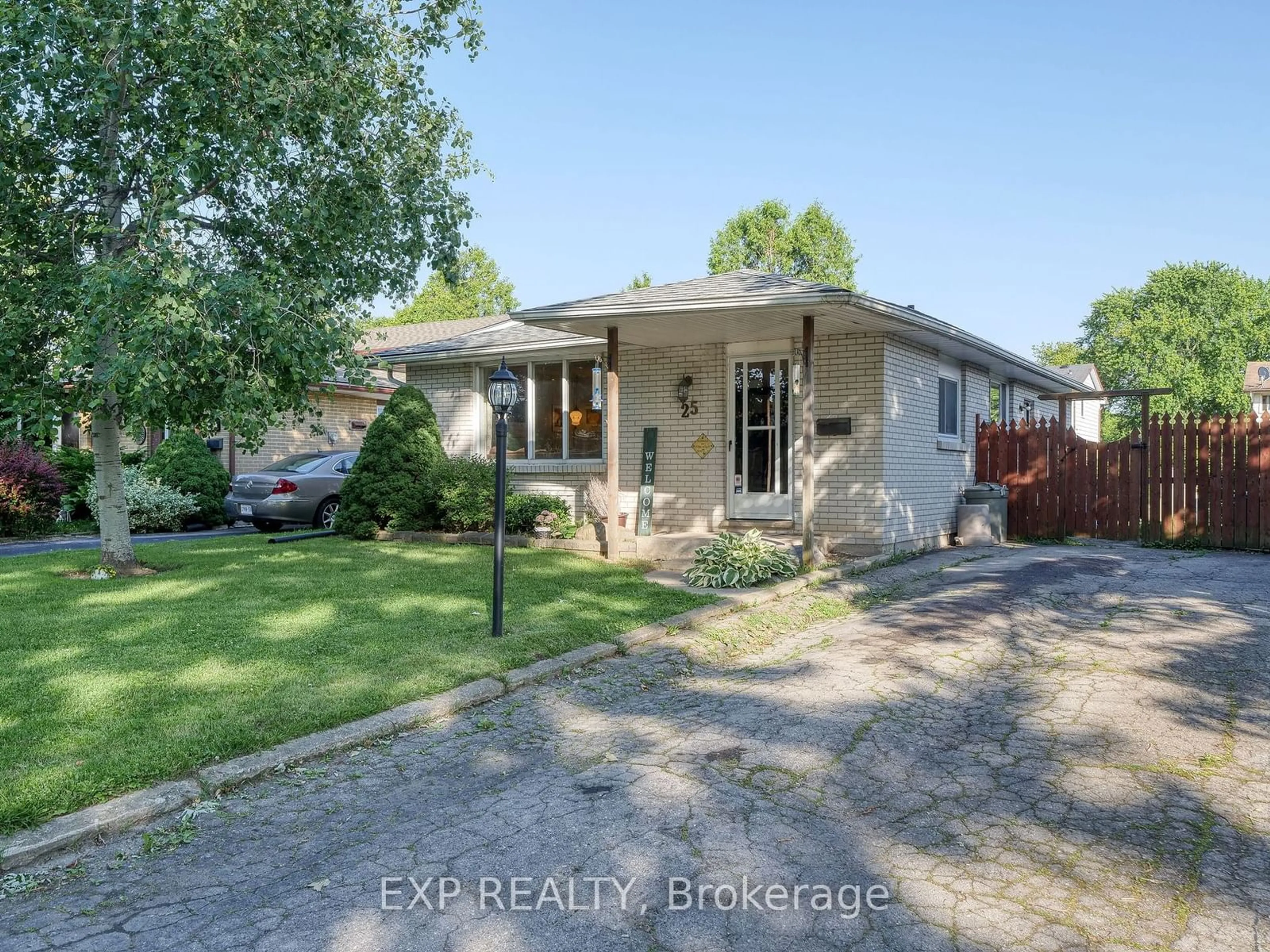 Frontside or backside of a home for 25 Villenueve Cres, London Ontario N5V 1M7