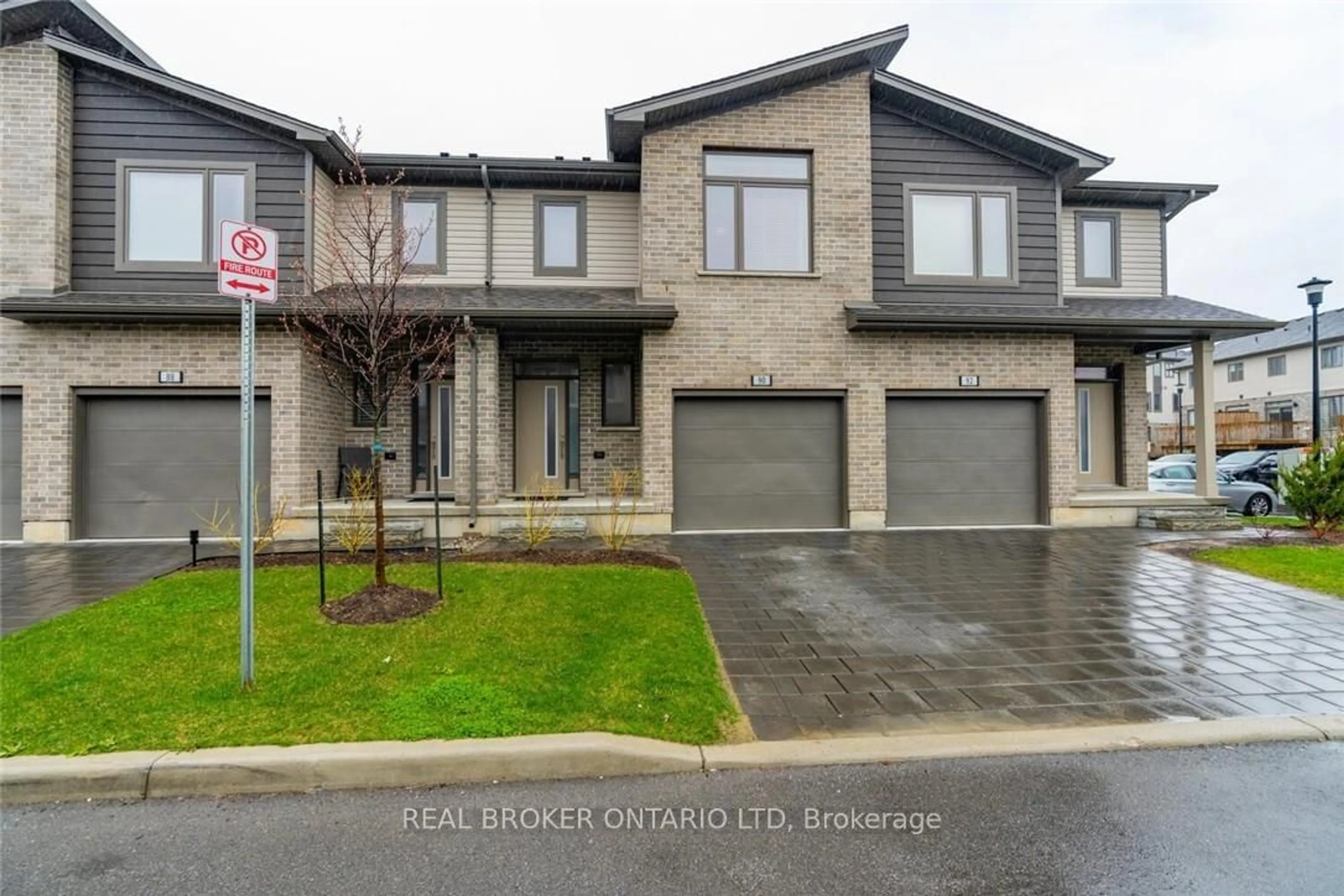 Frontside or backside of a home for 2070 Meadowgate Blvd #90, London Ontario N6M 0H5