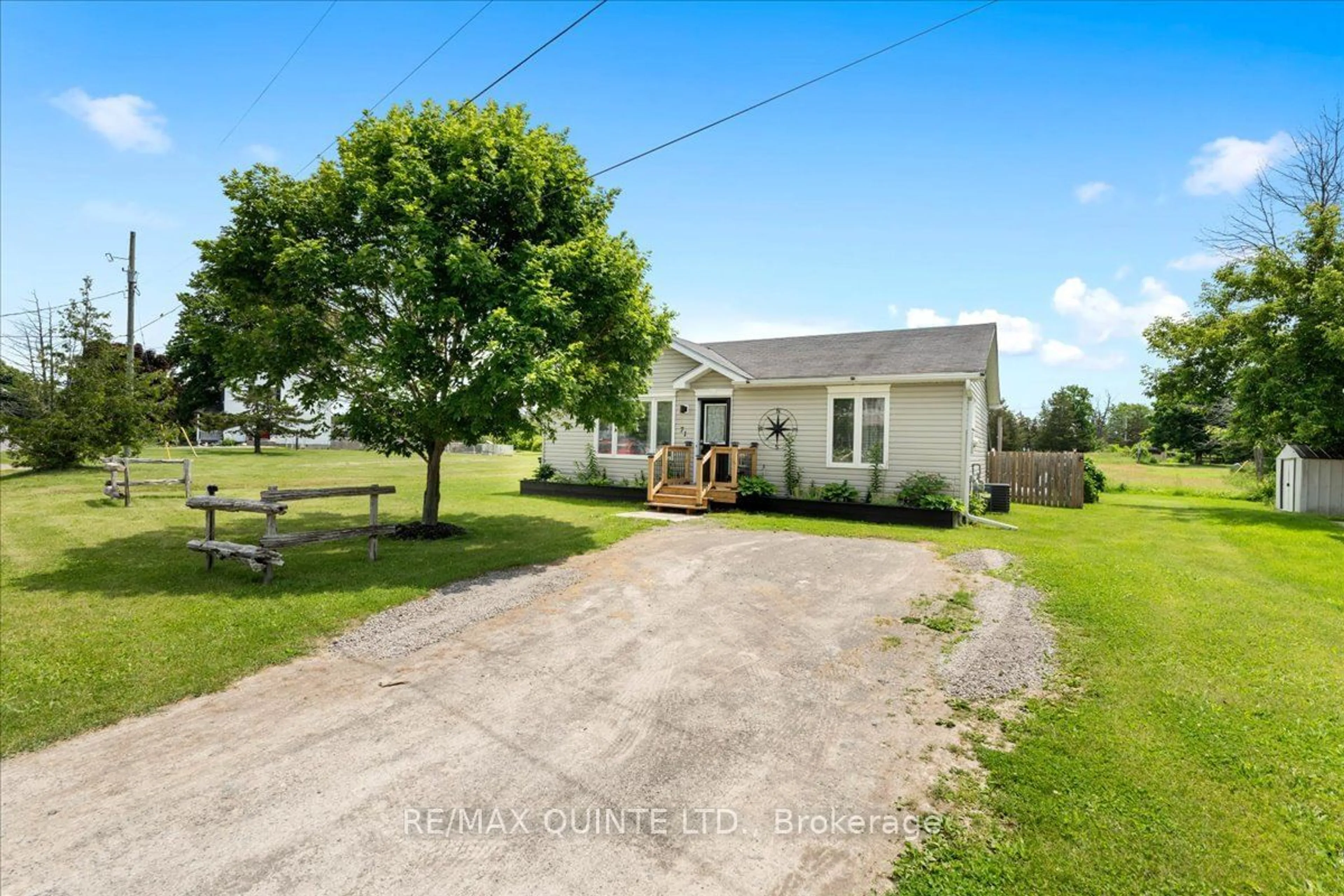 Cottage for 71 London Ave, Prince Edward County Ontario K0K 2T0